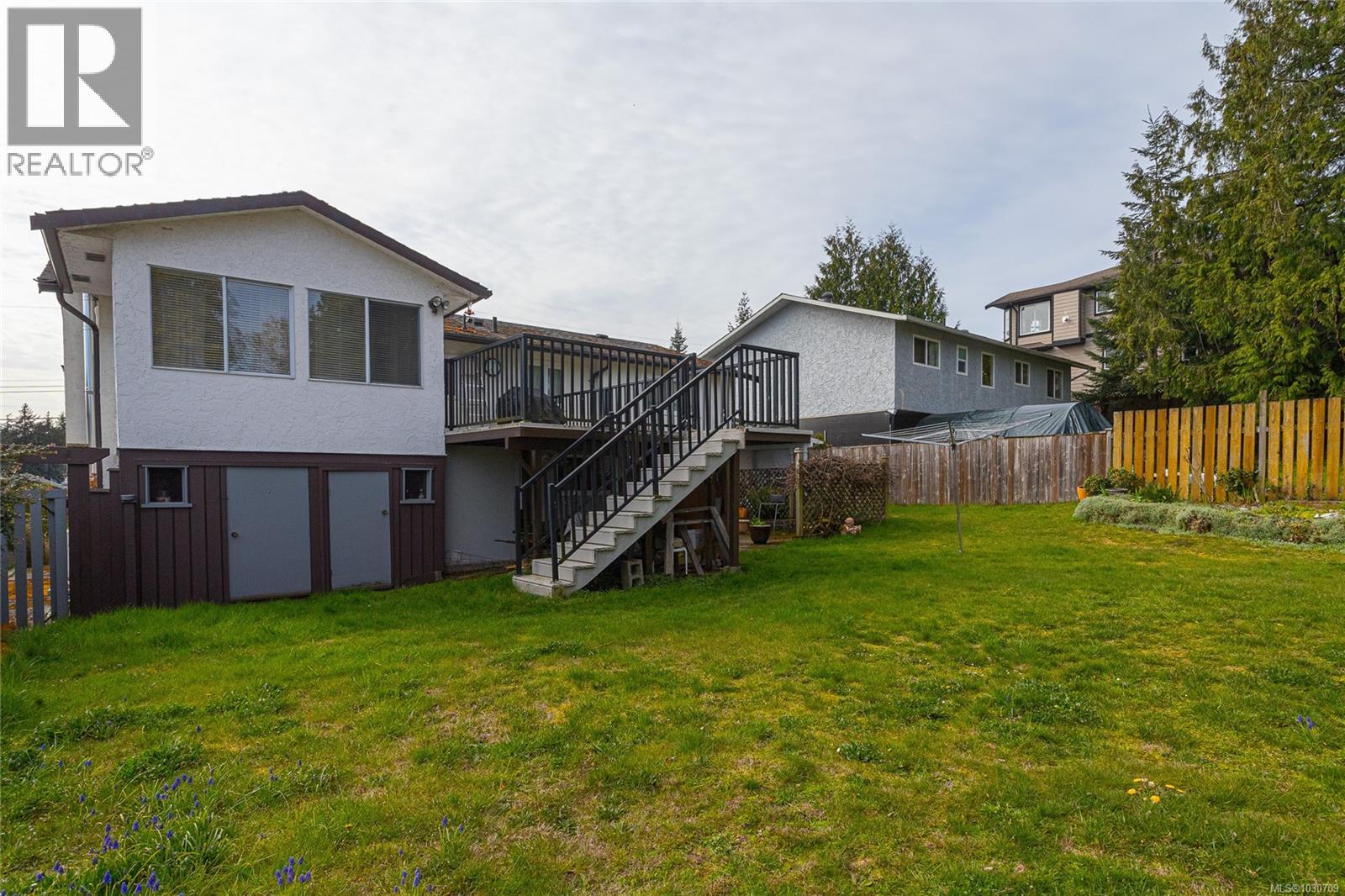 3267 Cook St, Chemainus