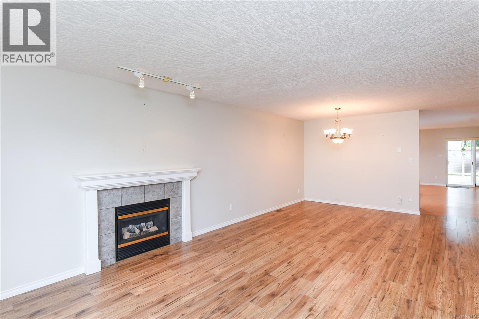 2261 Murrelet Dr, Comox