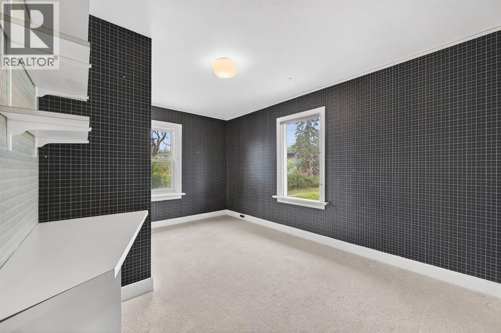 1439 Shelbourne Street SW — photo 33