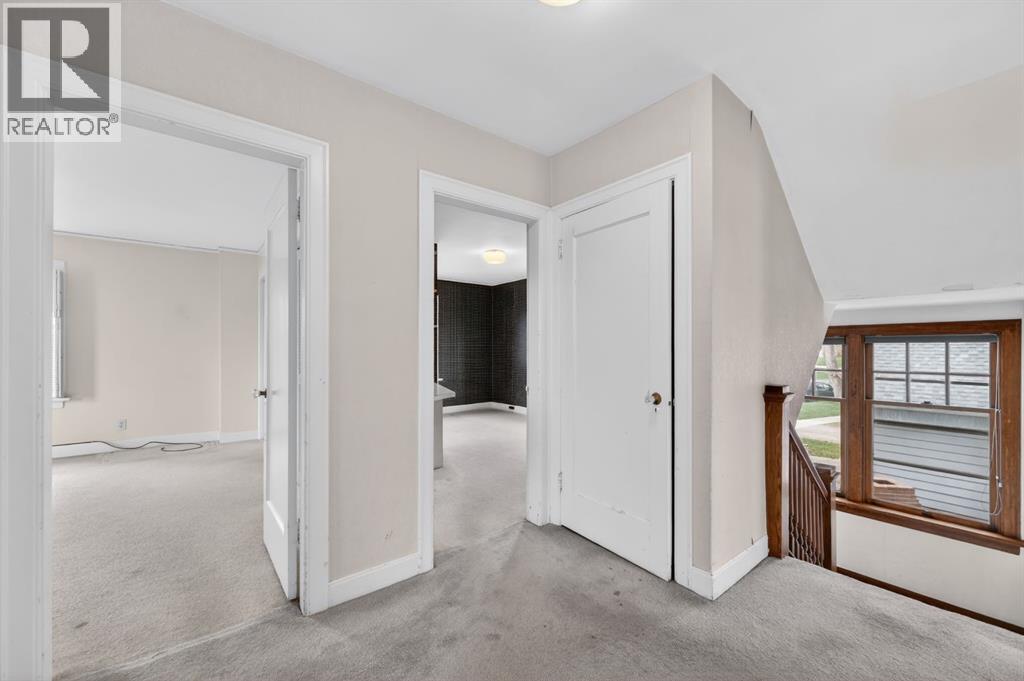 1439 Shelbourne Street SW — photo 32