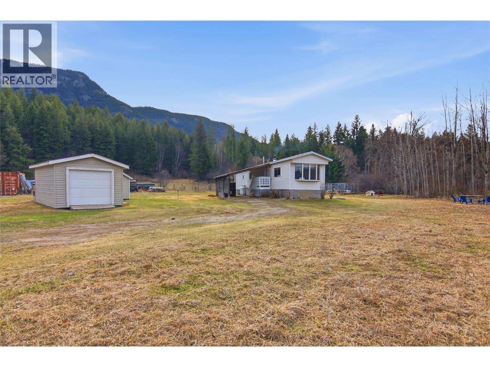 4048 DIXON MOUNTAIN Road, Barriere