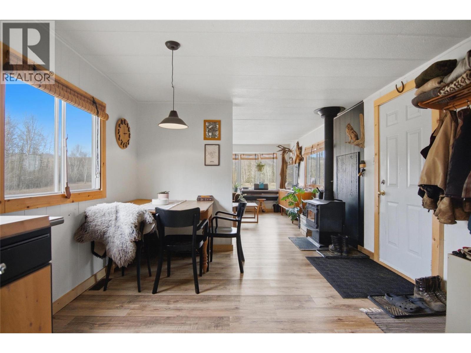 4048 DIXON MOUNTAIN Road, Barriere