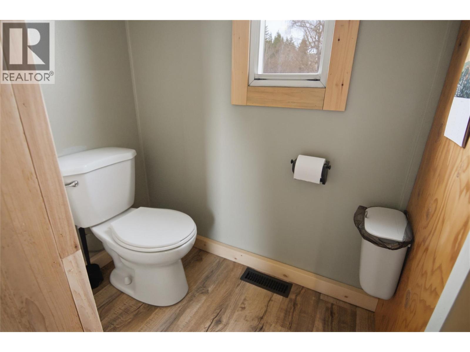 4048 DIXON MOUNTAIN Road, Barriere