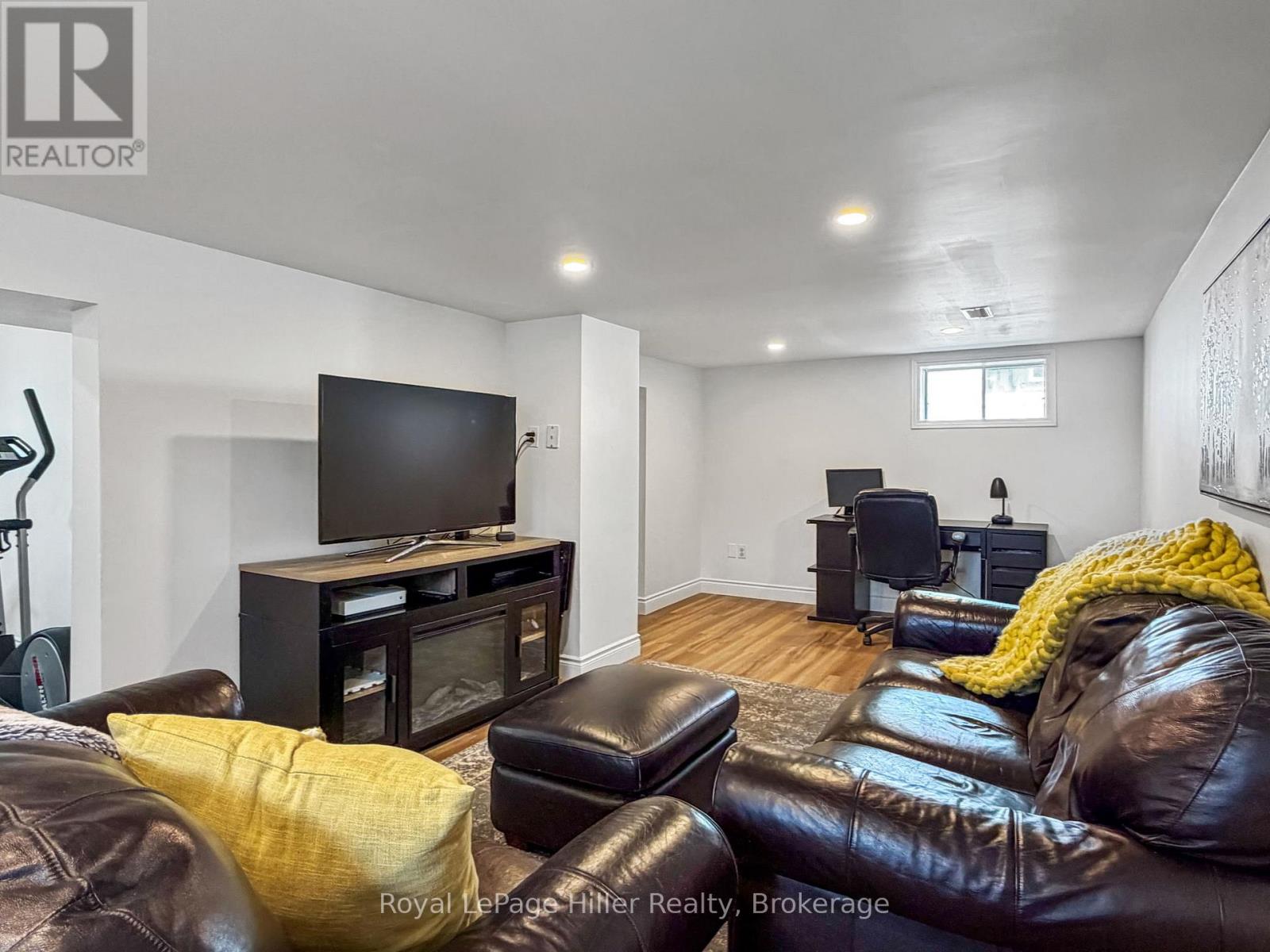 34 ARDEN PARK - 35