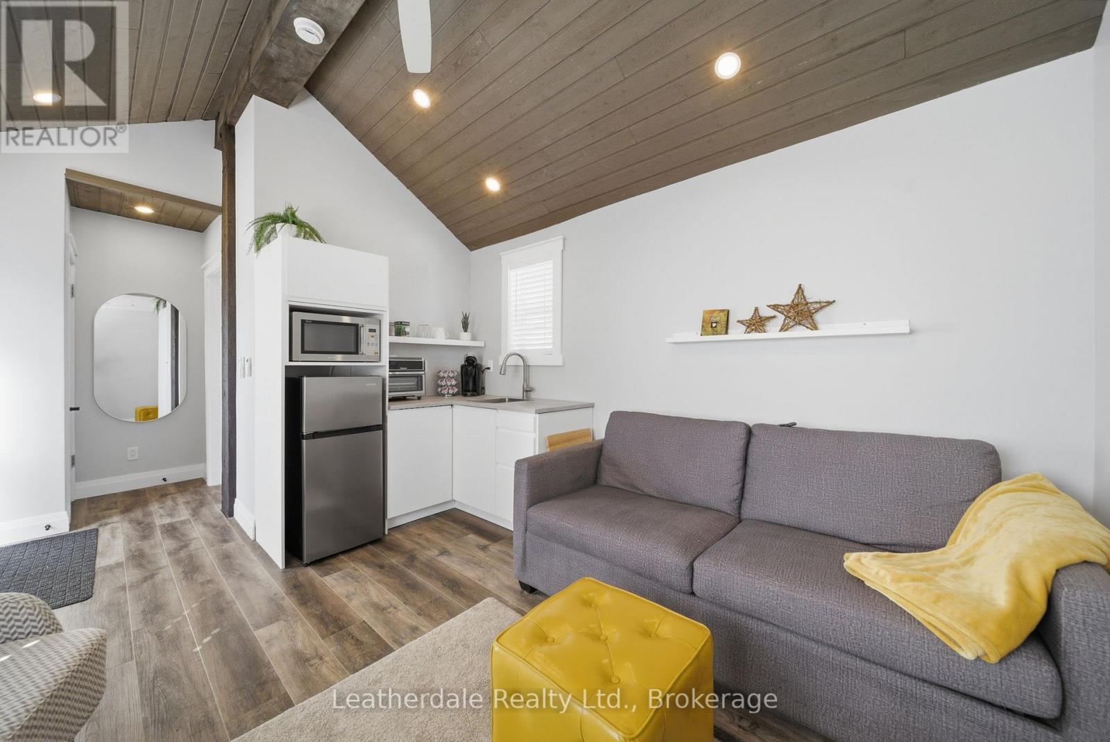 42 FREDERICK STREET - 31
