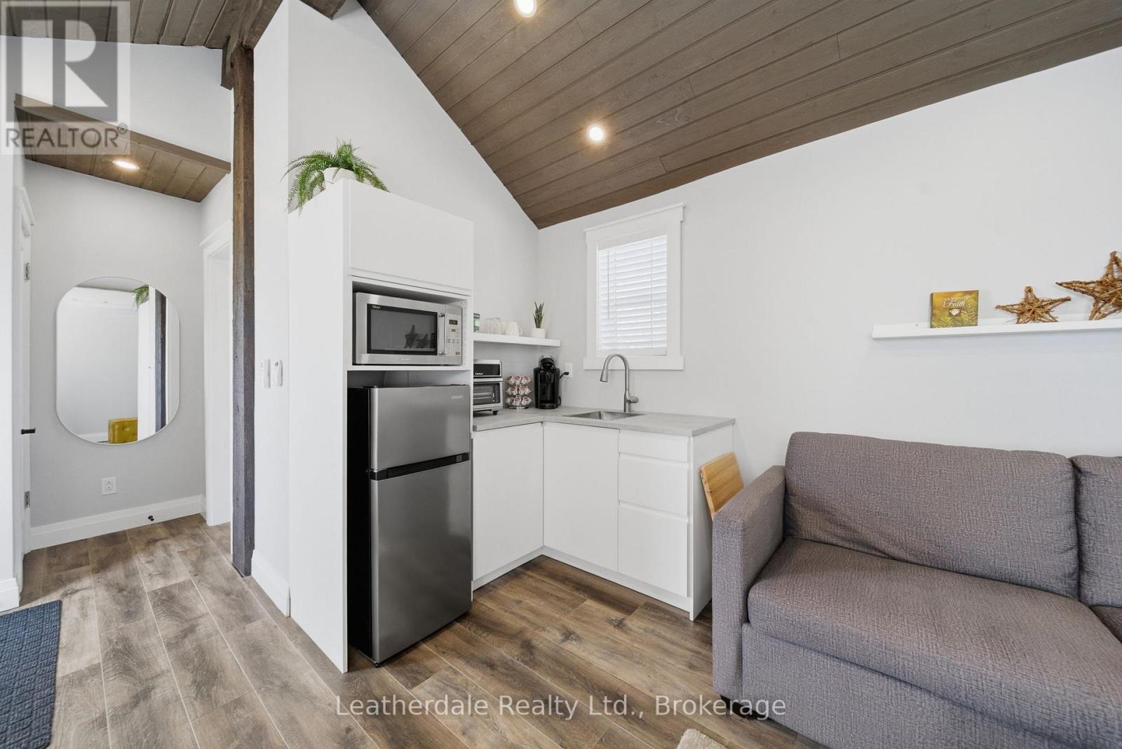 42 FREDERICK STREET - 32