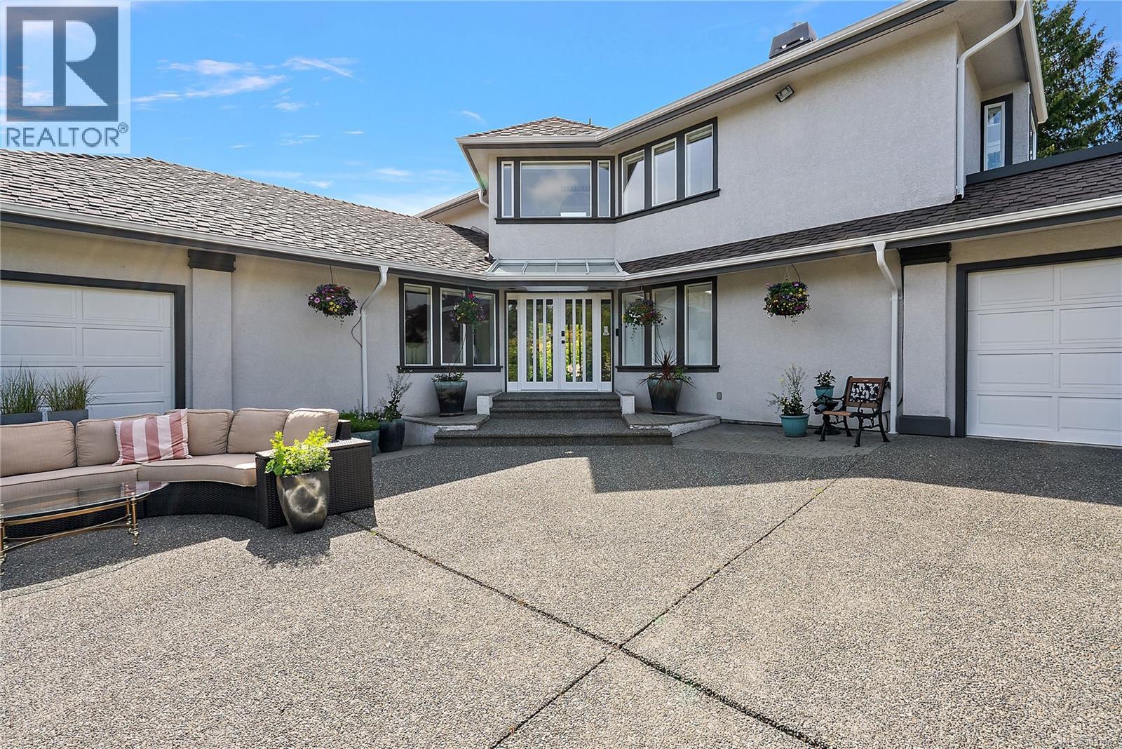 11096 Greenpark Dr, North Saanich
