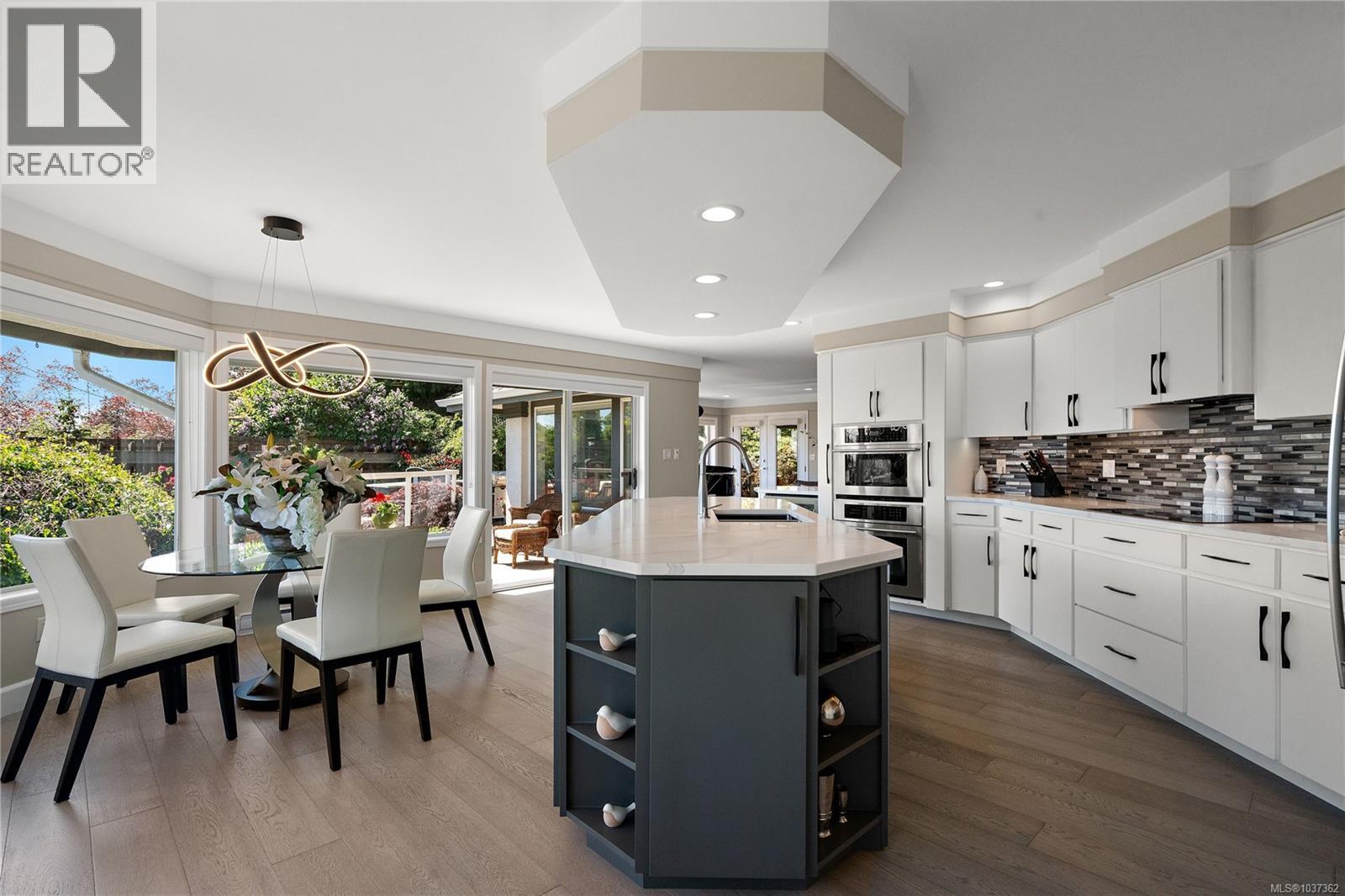 11096 Greenpark Dr, North Saanich