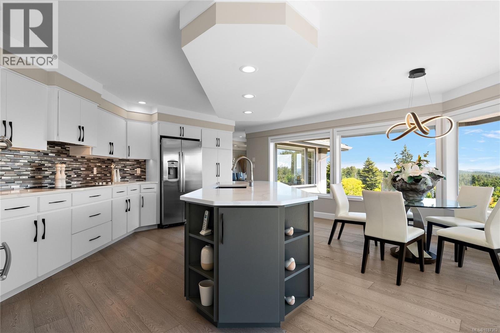 11096 Greenpark Dr, North Saanich