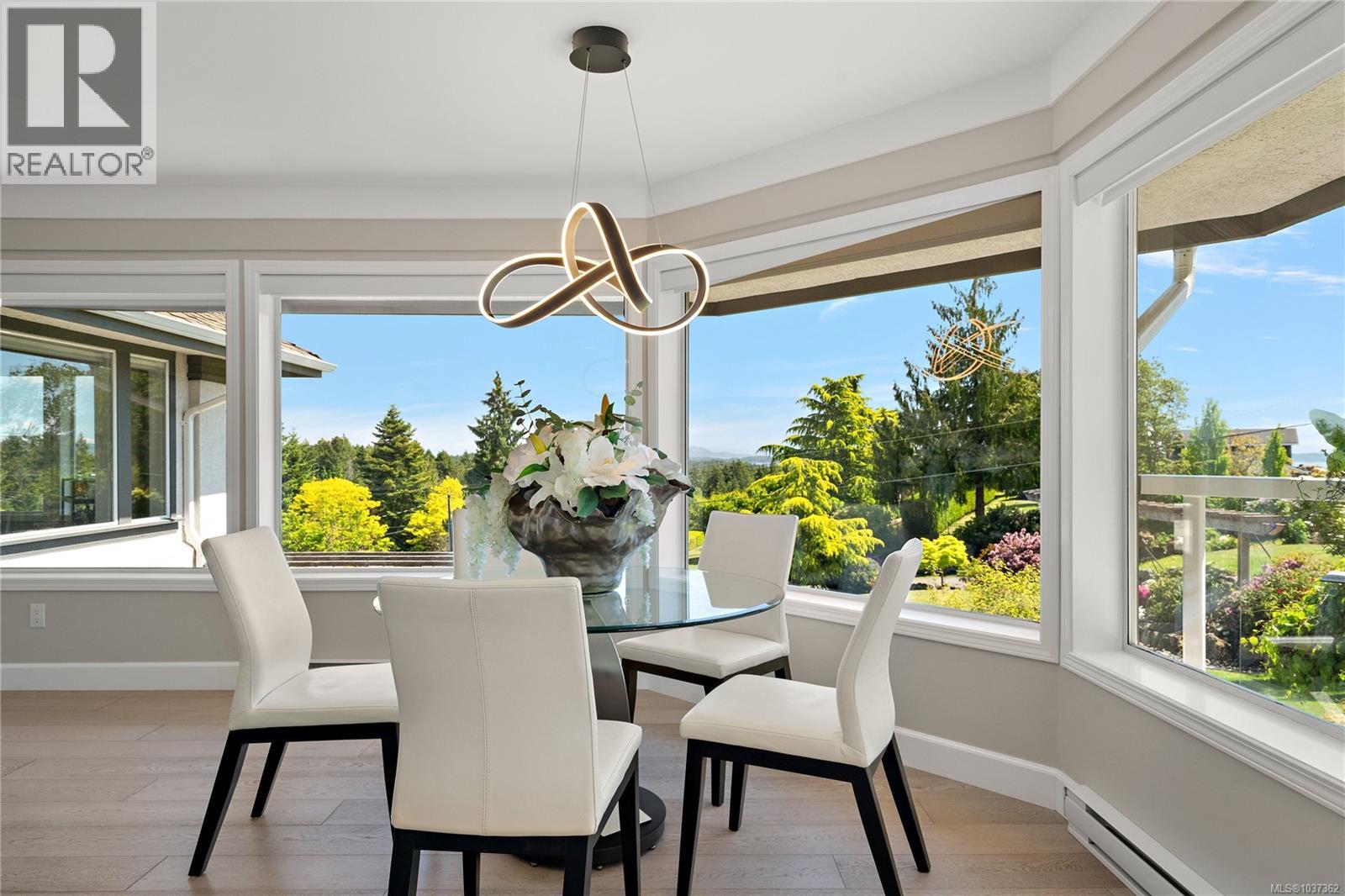 11096 Greenpark Dr, North Saanich