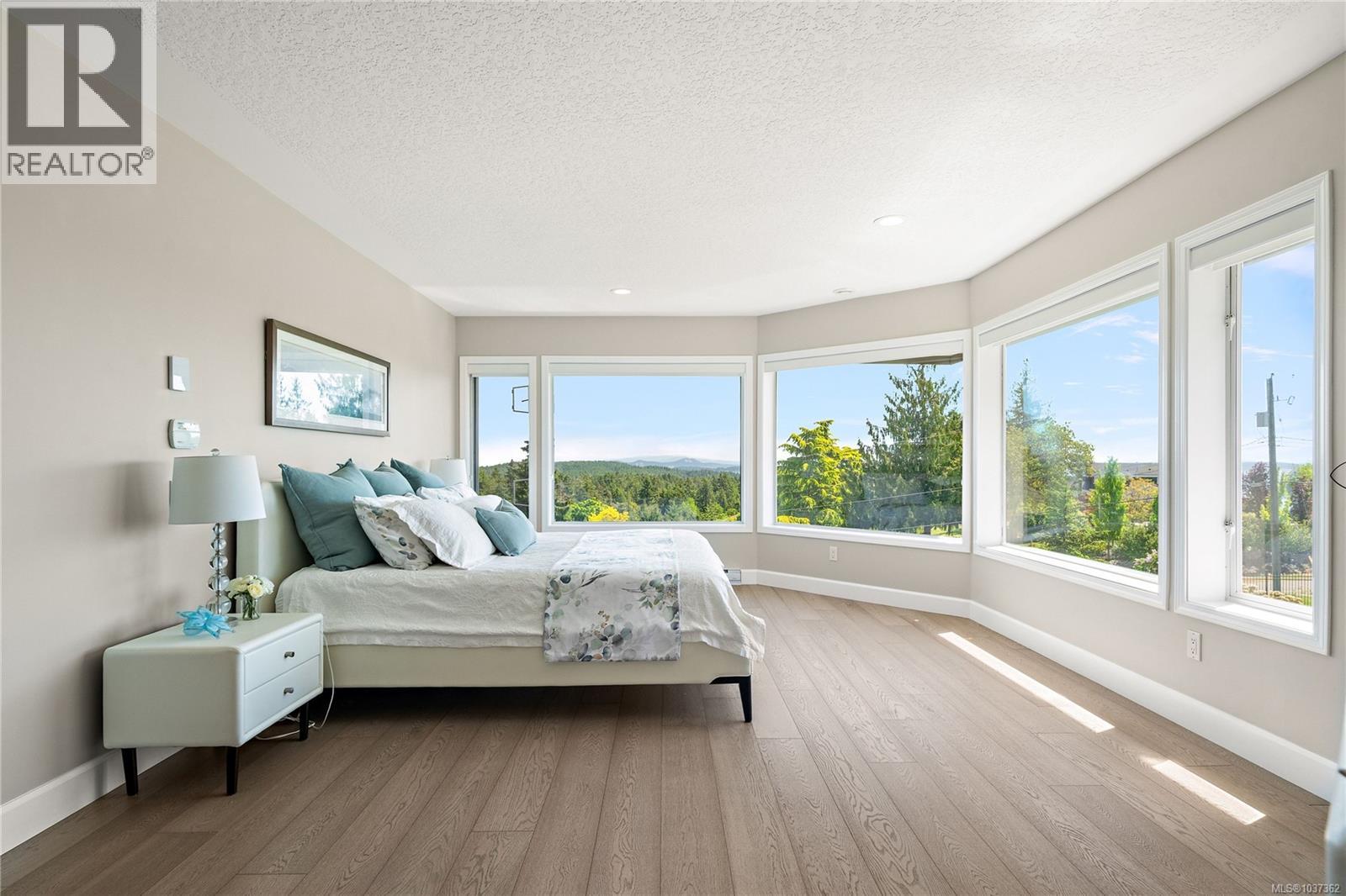 11096 Greenpark Dr, North Saanich