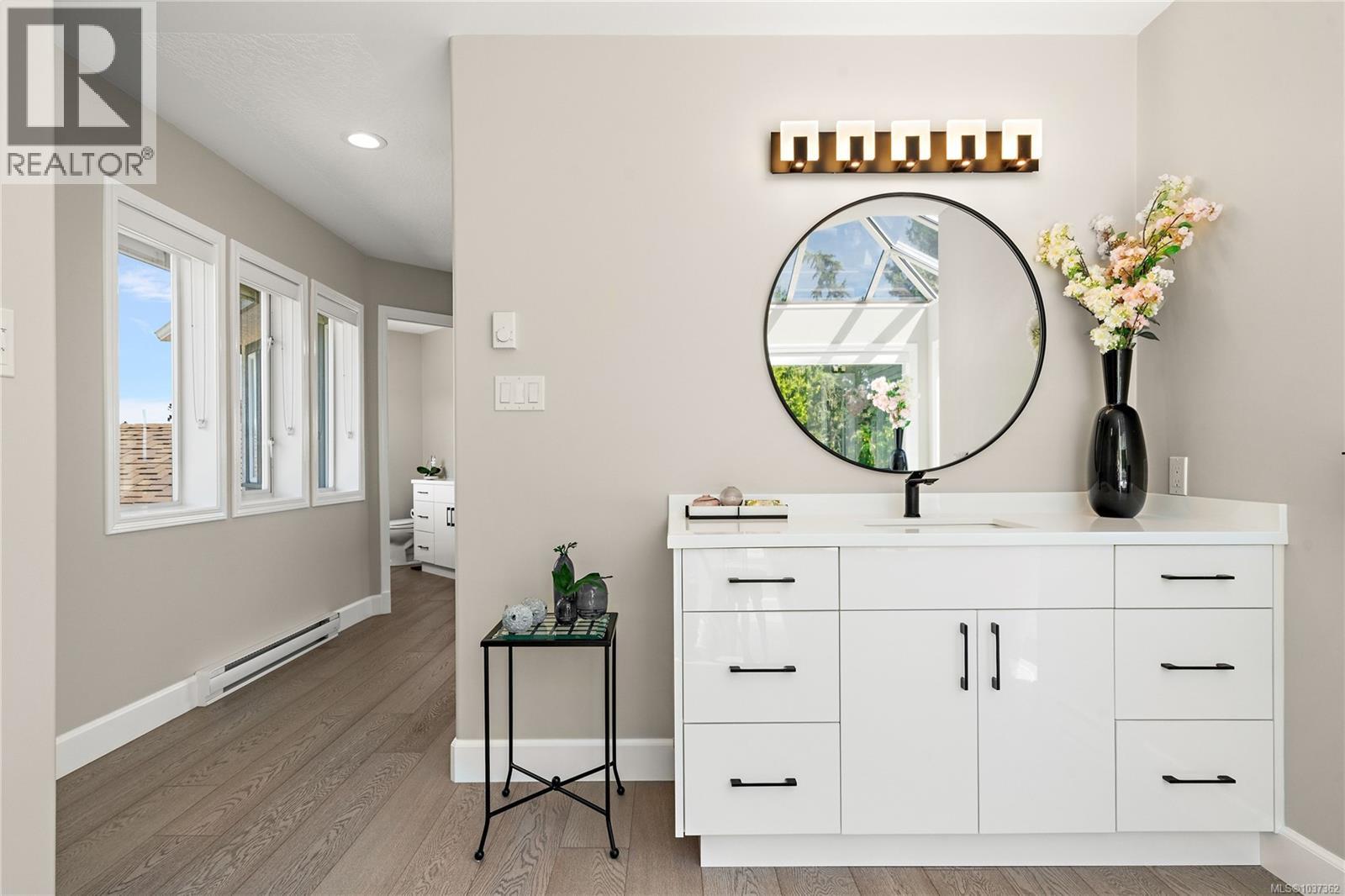 11096 Greenpark Dr, North Saanich