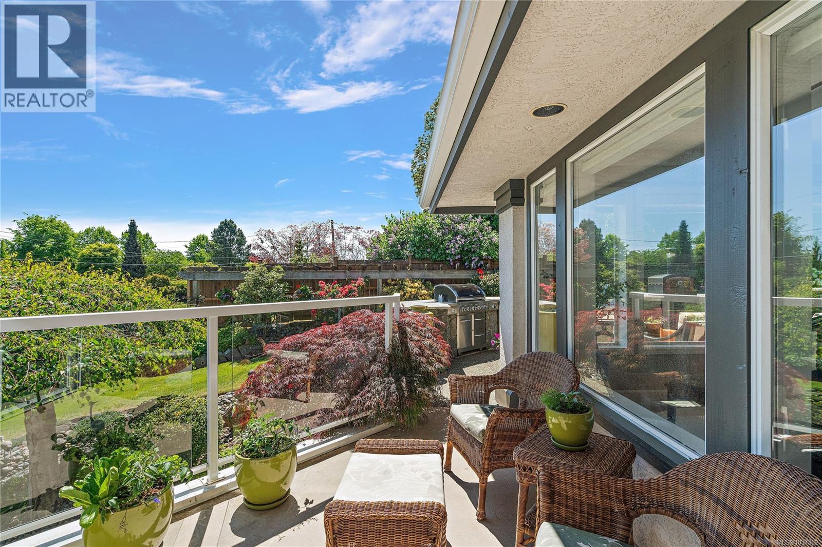 11096 Greenpark Dr, North Saanich