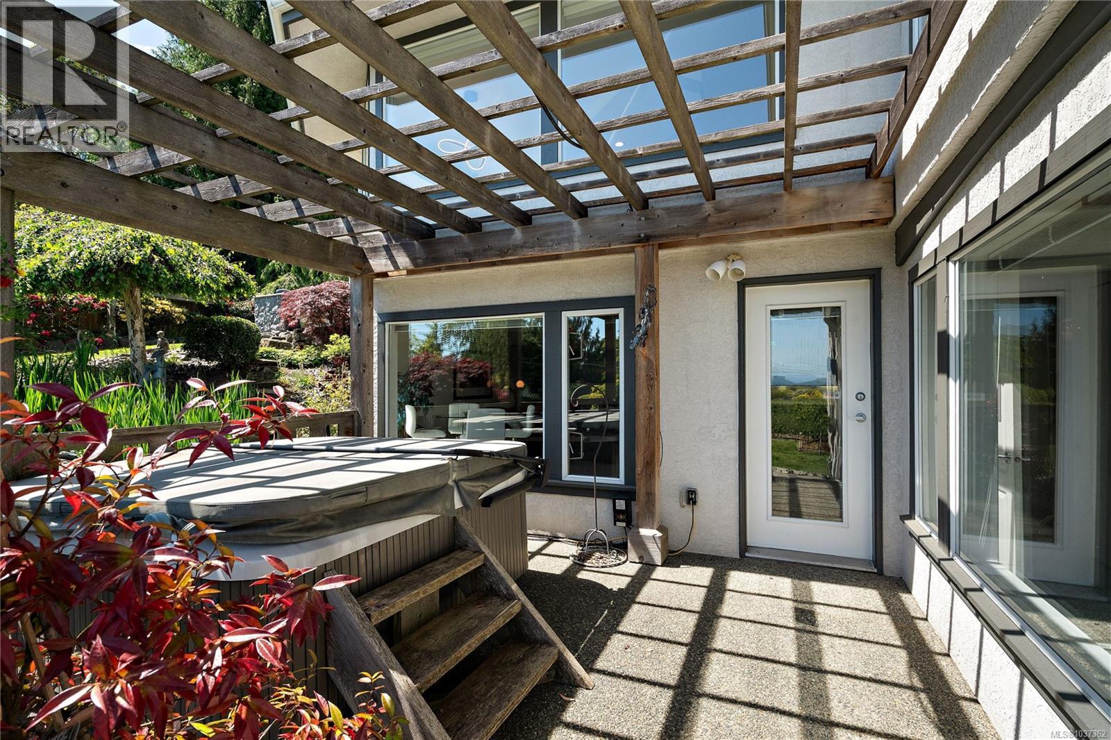 11096 Greenpark Dr, North Saanich