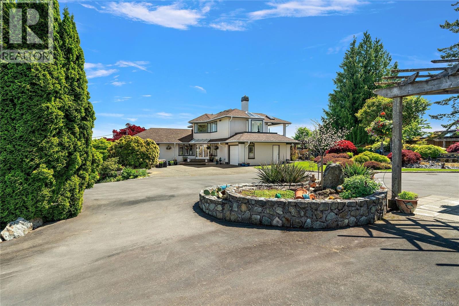11096 Greenpark Dr, North Saanich