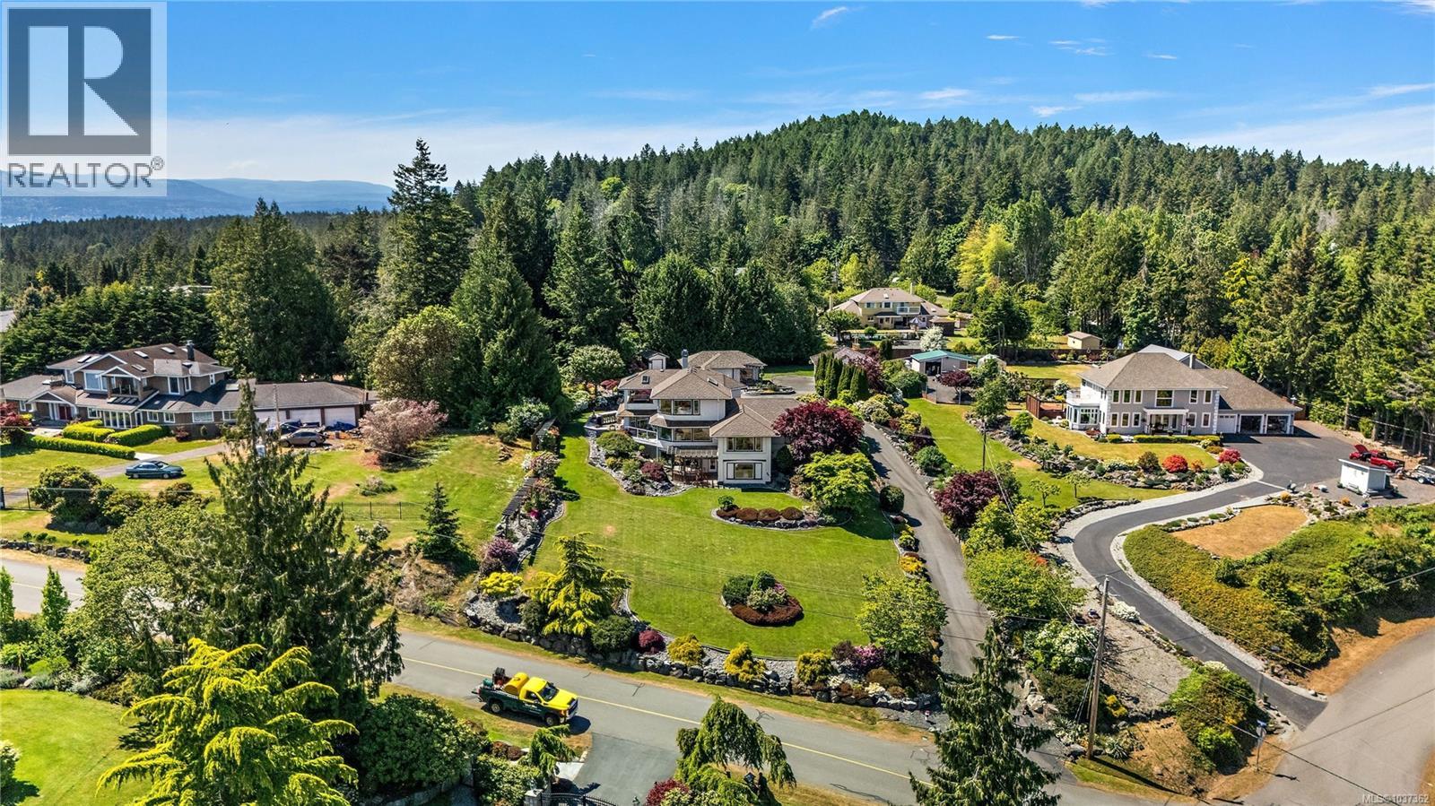 11096 Greenpark Dr, North Saanich