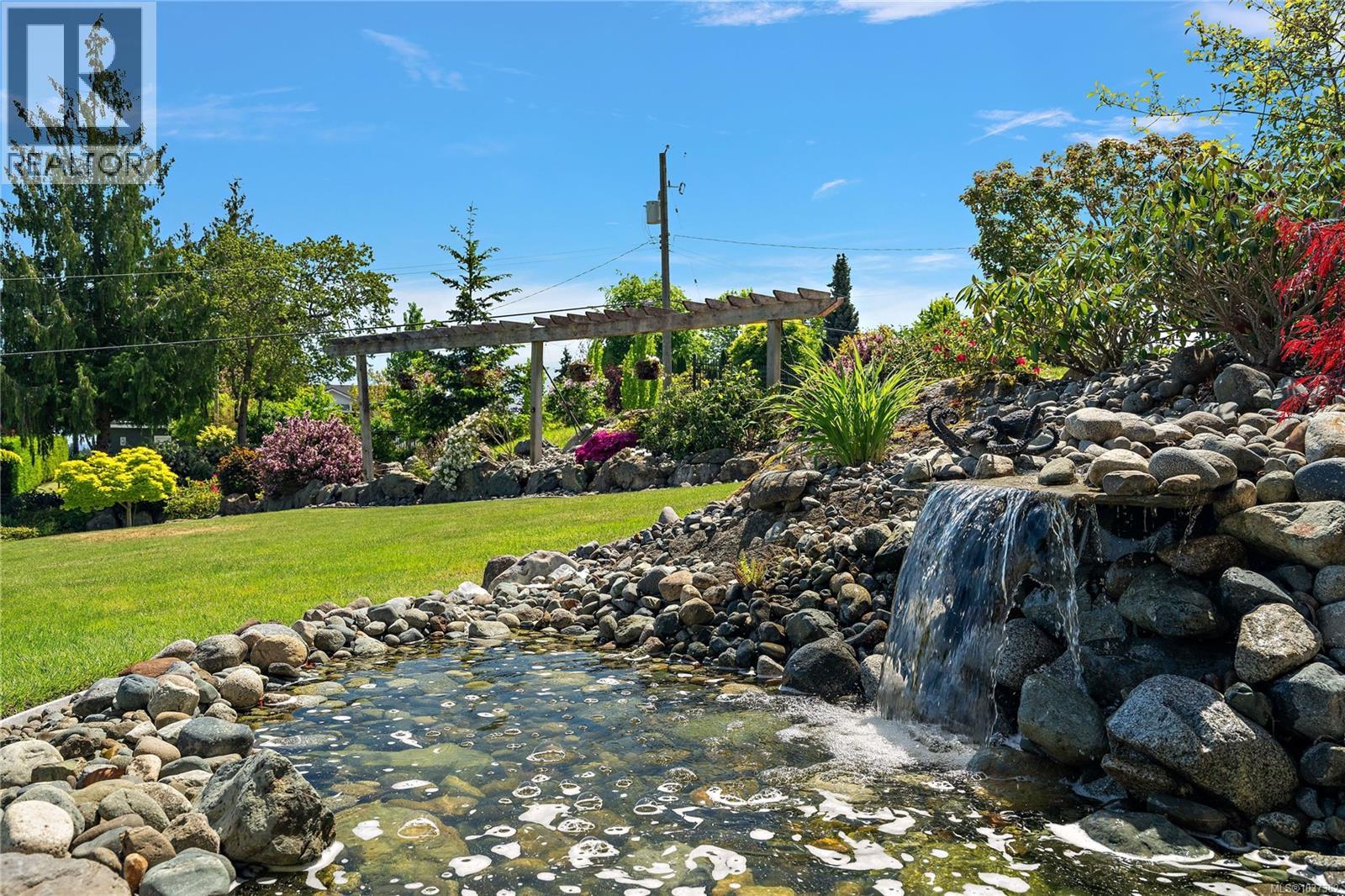 11096 Greenpark Dr, North Saanich