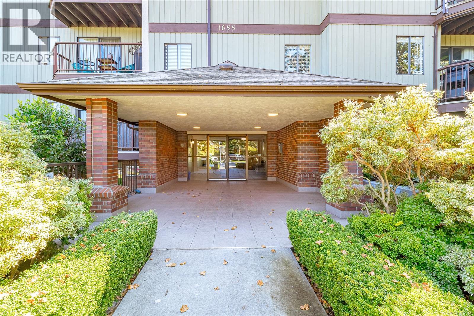 #412 1655 Begbie St - 1