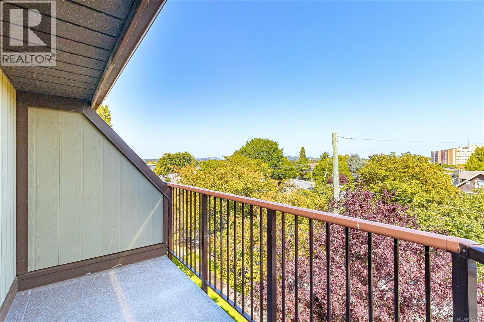 412 1655 Begbie St, Victoria