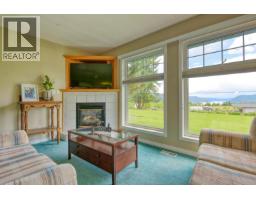 Foyer - 77 Woodland Drive, Williams Lake, BC V2G4P9 Photo 10