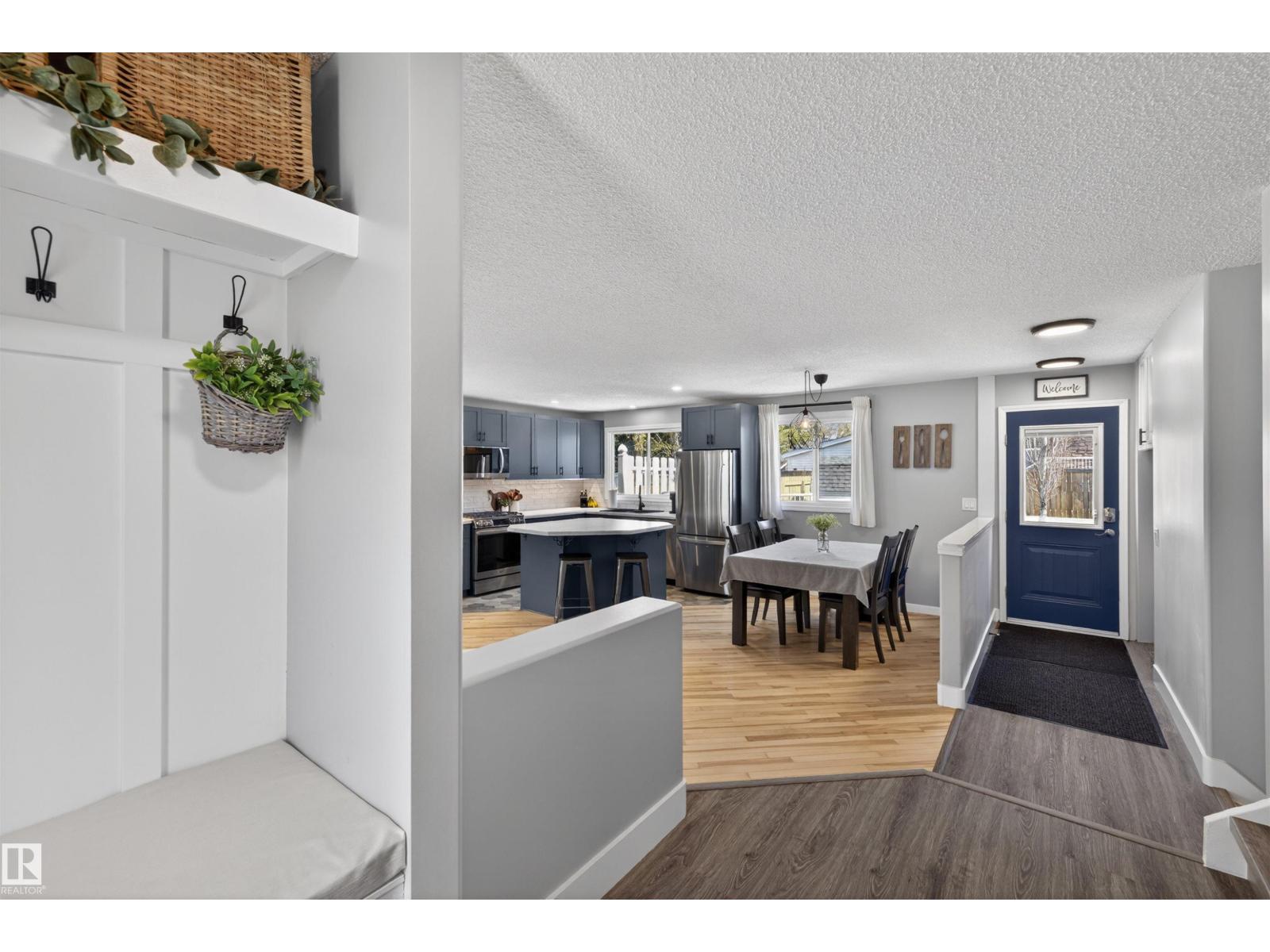 5 ARLINGTON DR - 4