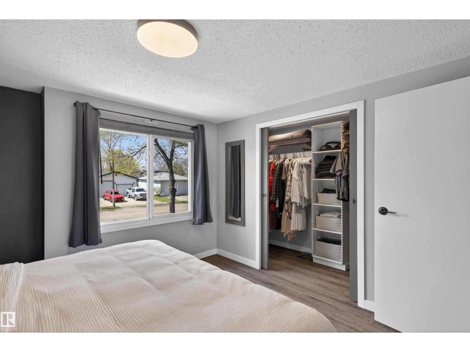 5 ARLINGTON DR - 19