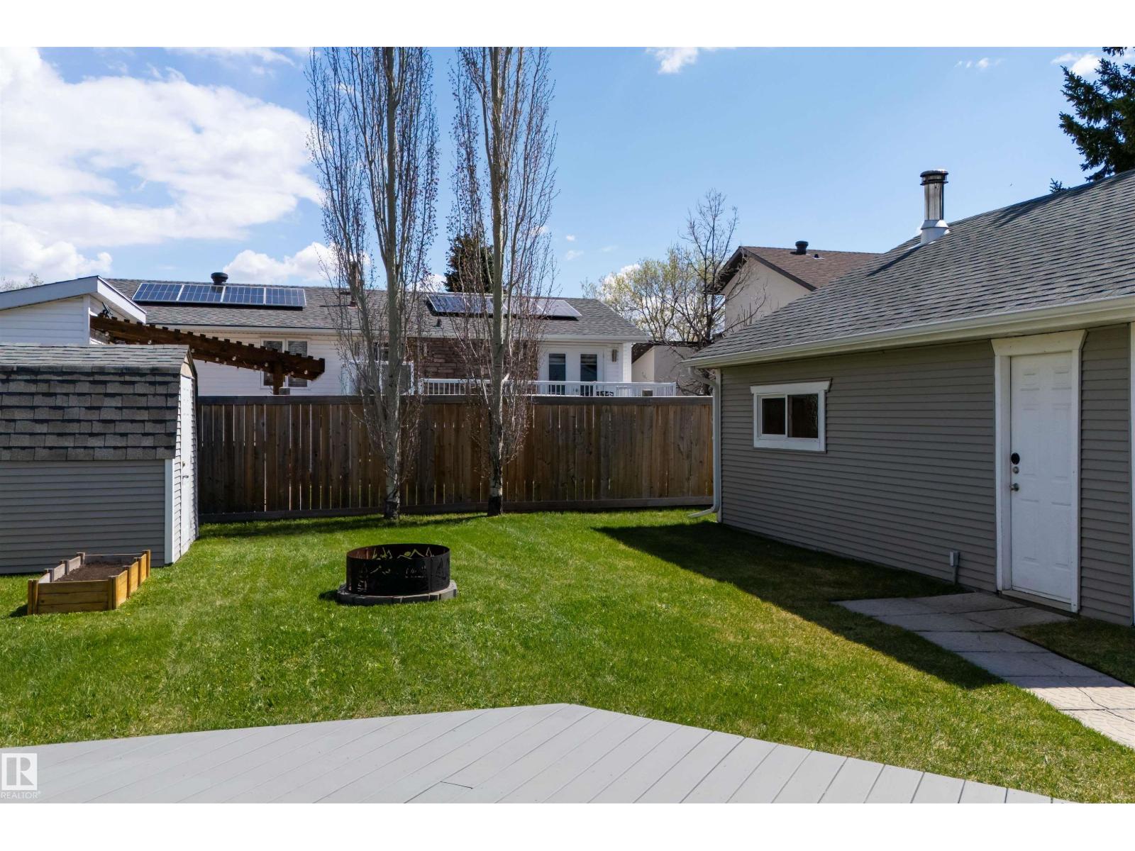 5 ARLINGTON DR - 44