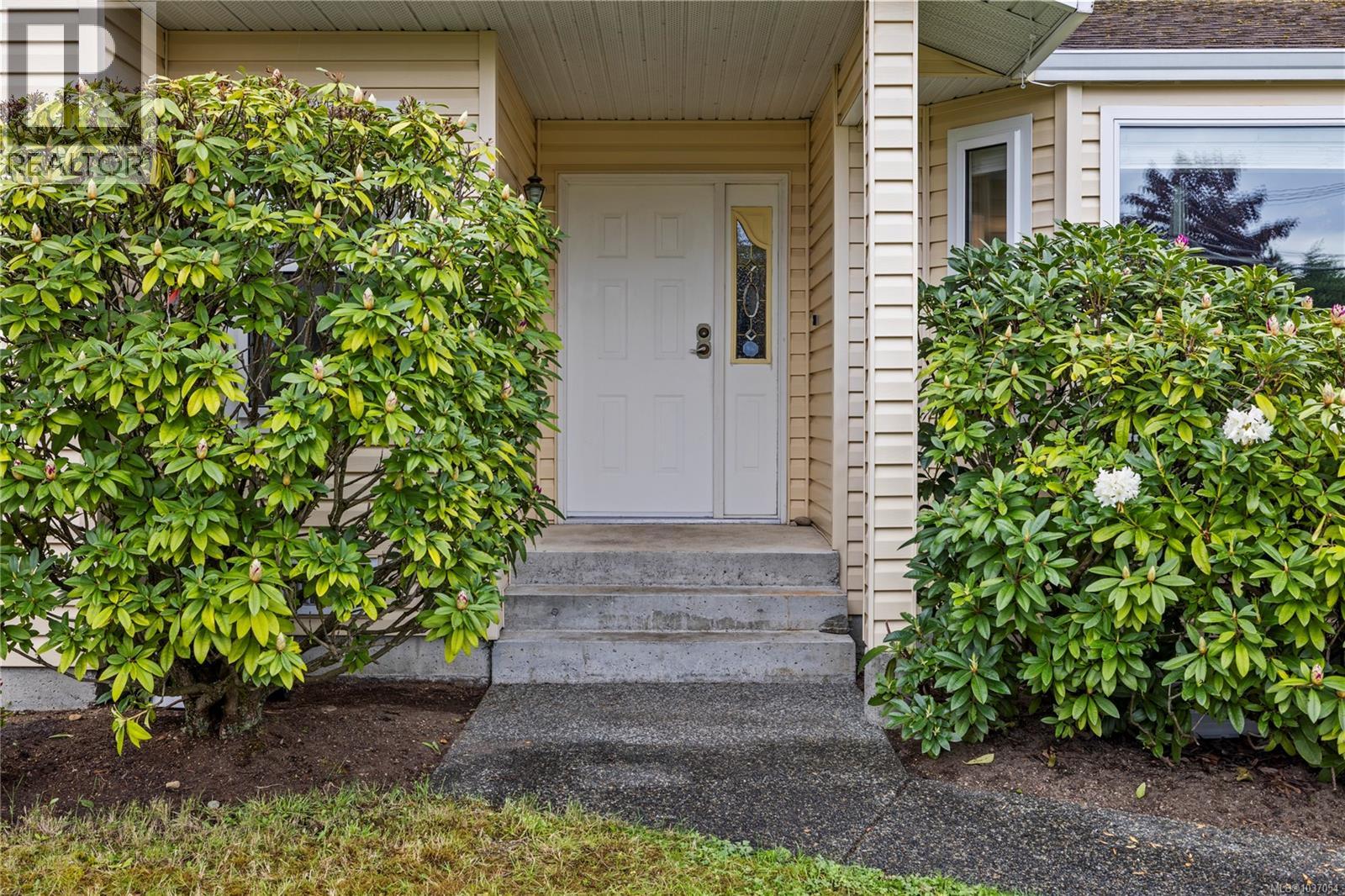 6413 Dover Rd, Nanaimo