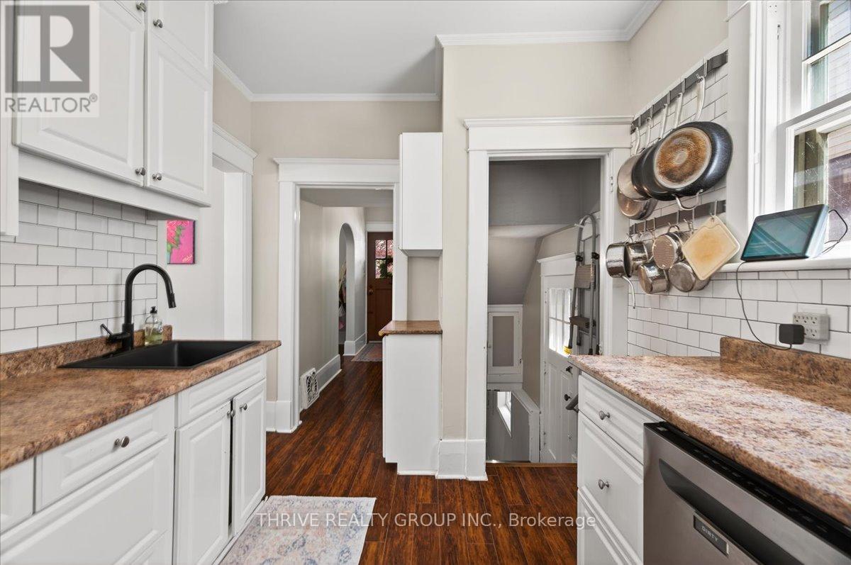 251 RIDOUT STREET S - 12