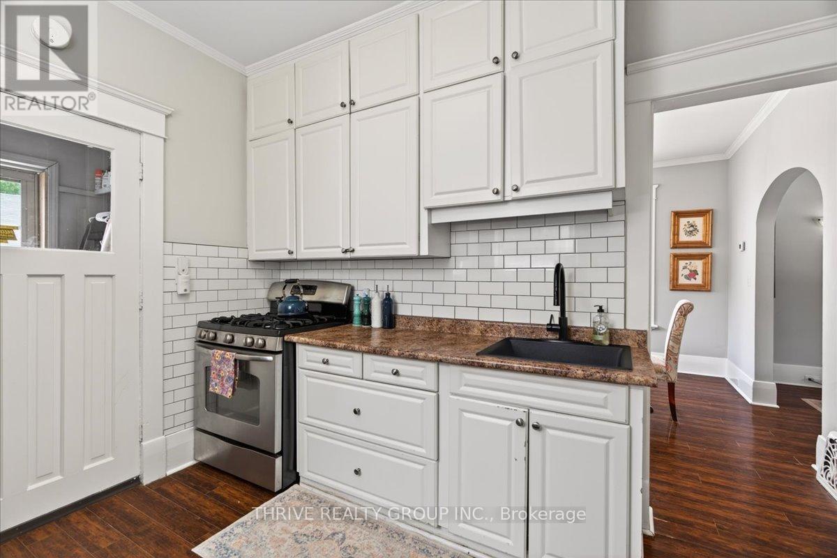251 RIDOUT STREET S - 13