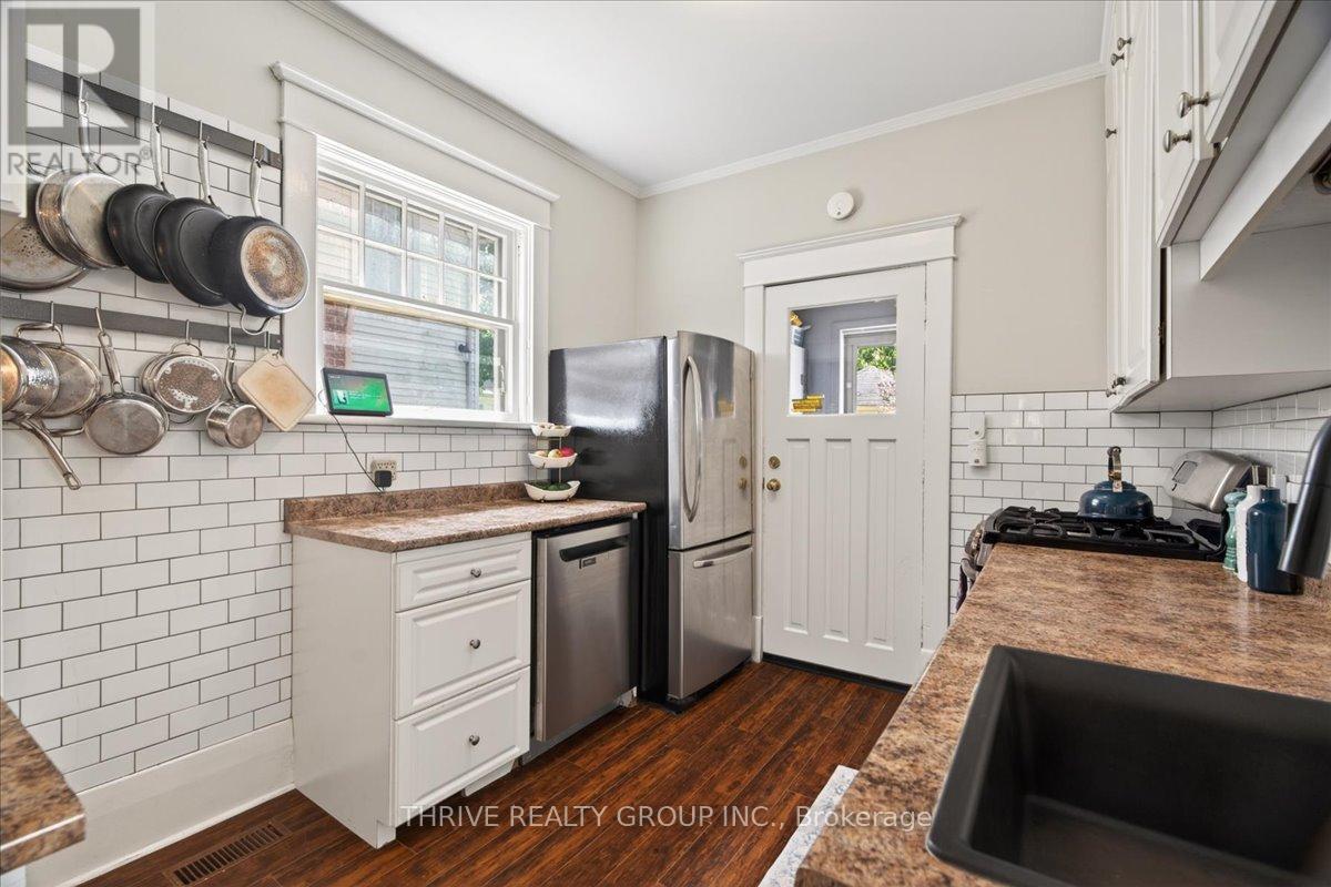 251 RIDOUT STREET S - 14