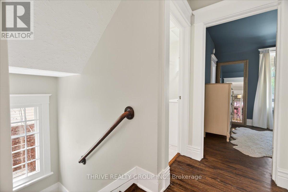 251 RIDOUT STREET S - 23