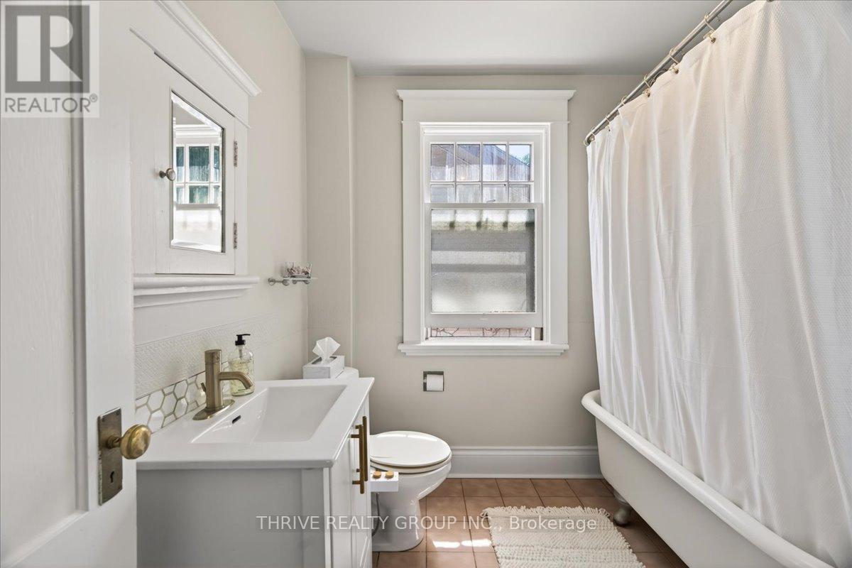 251 RIDOUT STREET S - 27