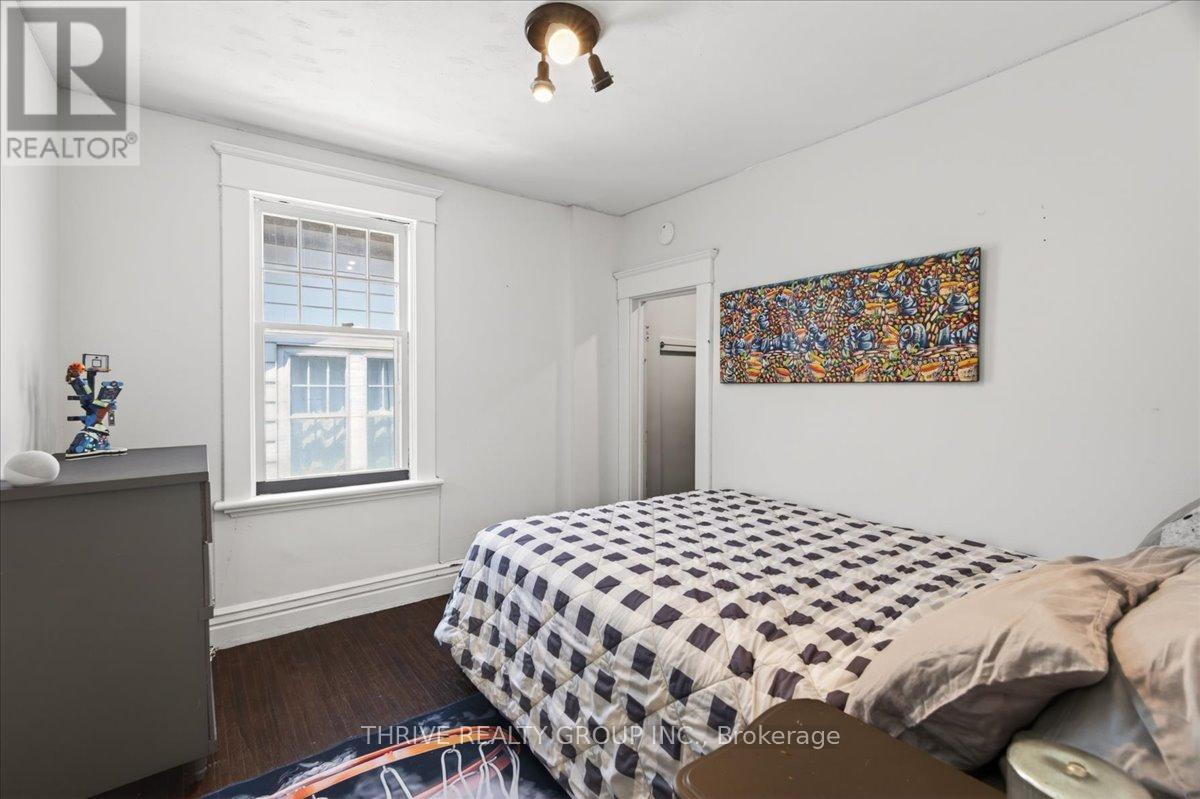 251 RIDOUT STREET S - 31