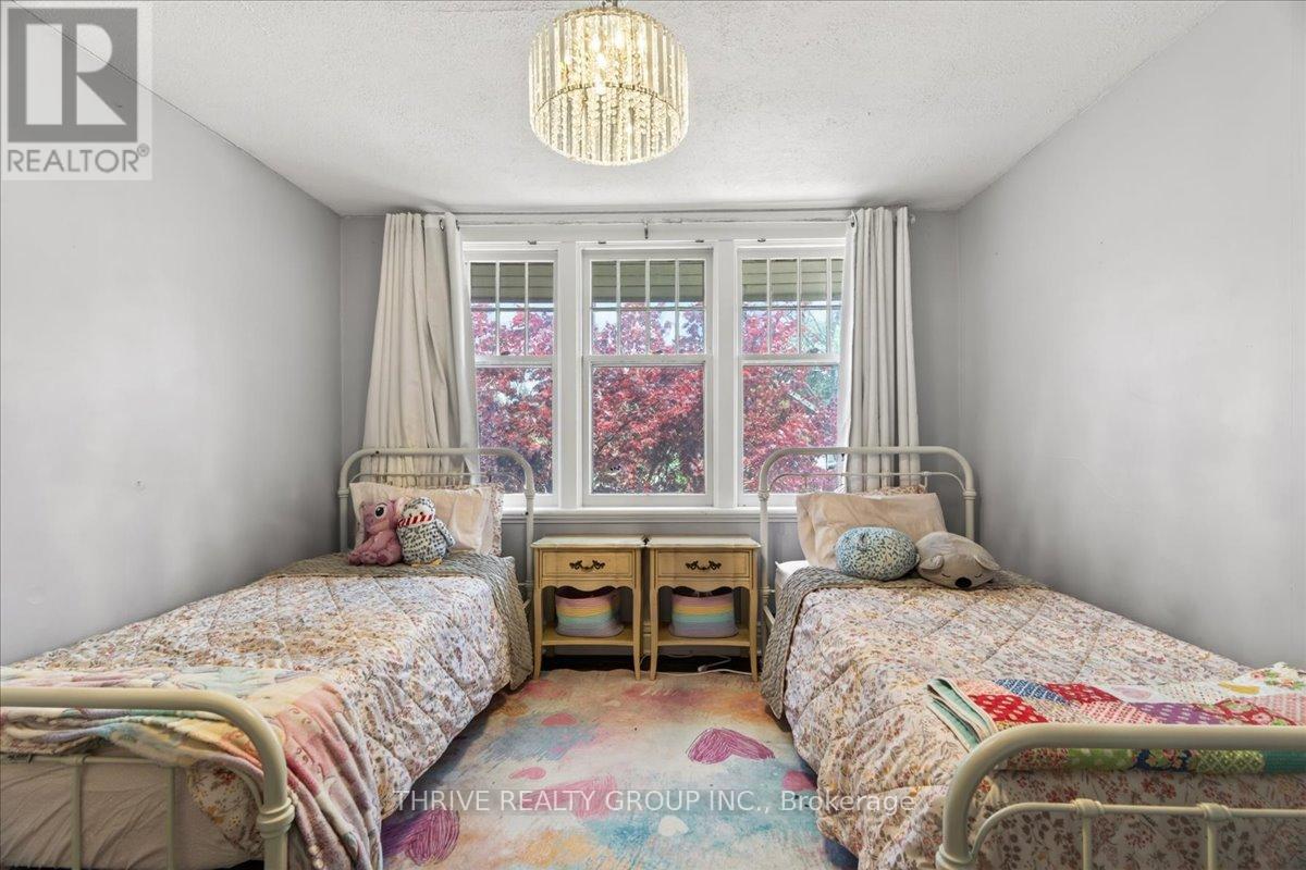 251 RIDOUT STREET S - 32