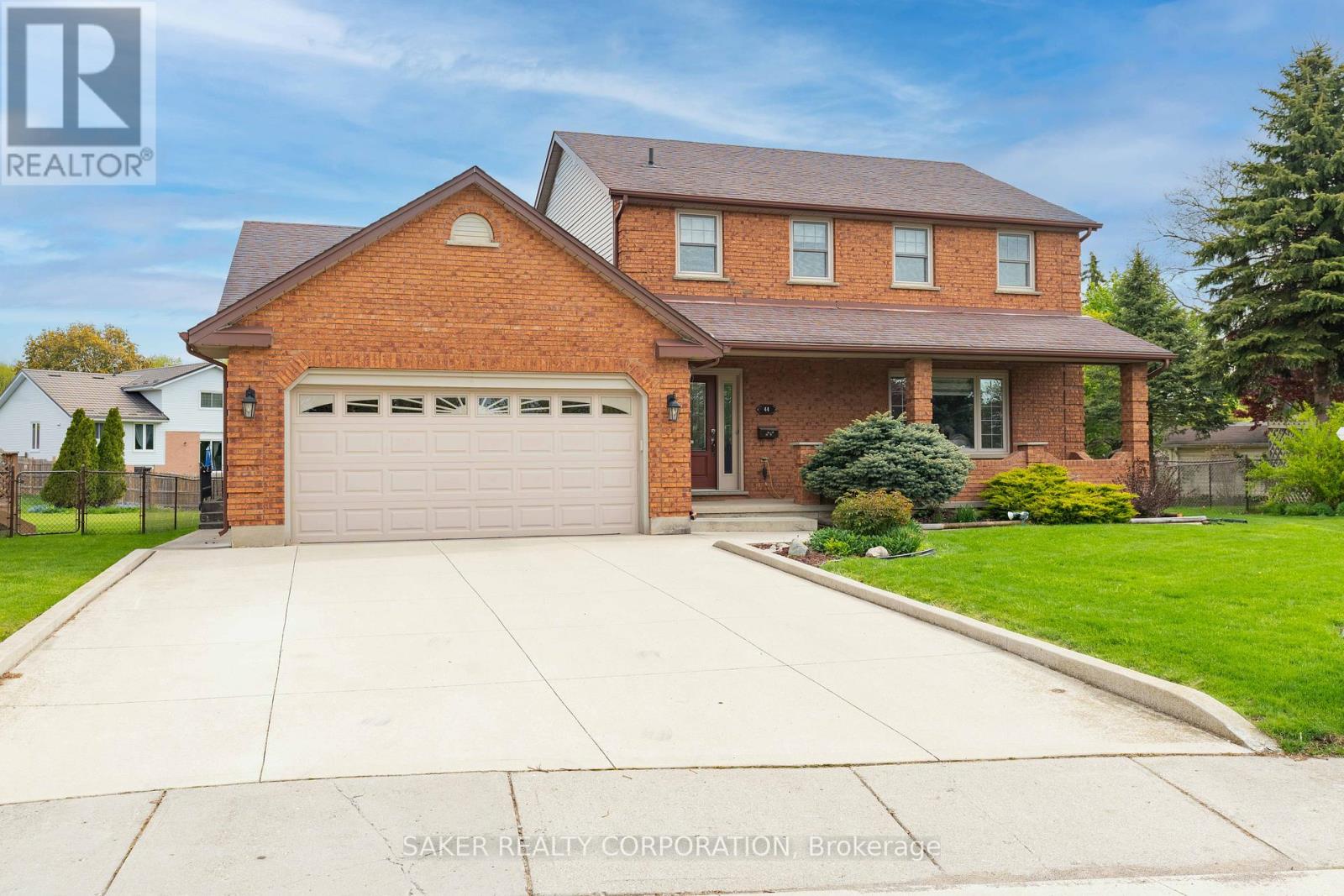 44 GOLFVIEW CRESCENT - 1