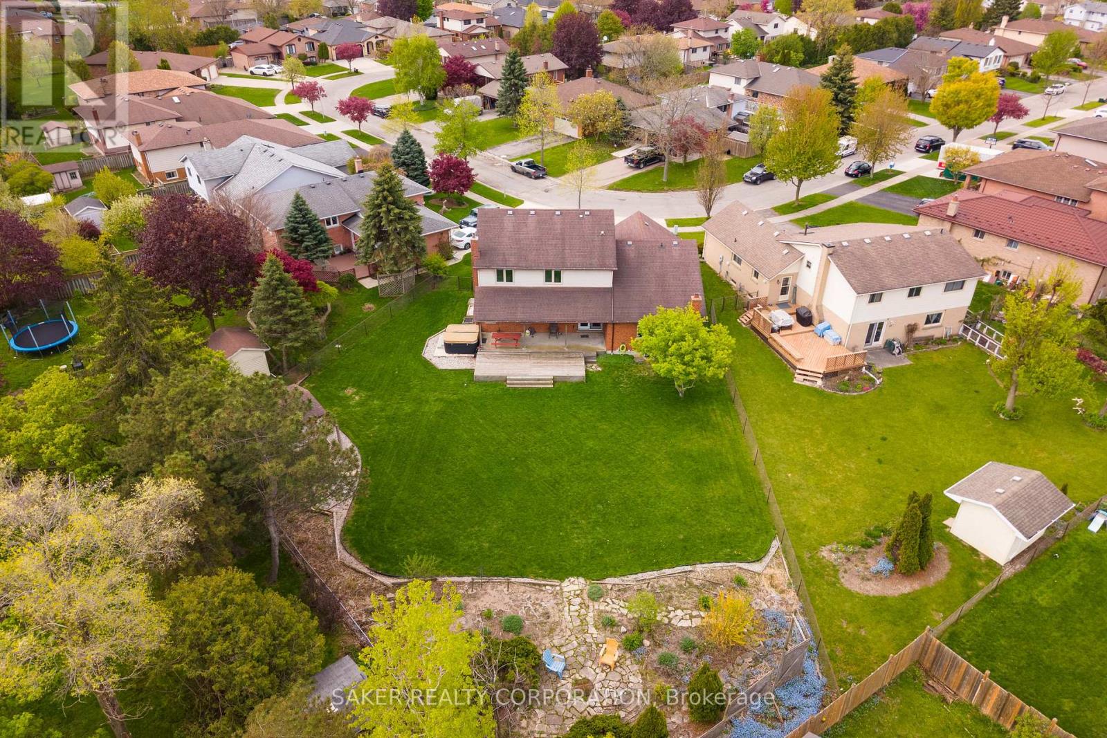 44 GOLFVIEW CRESCENT - 12
