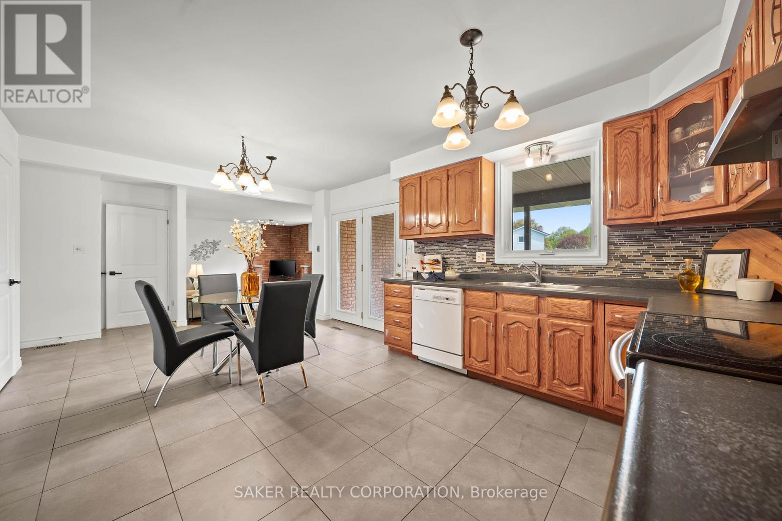 44 GOLFVIEW CRESCENT - 21