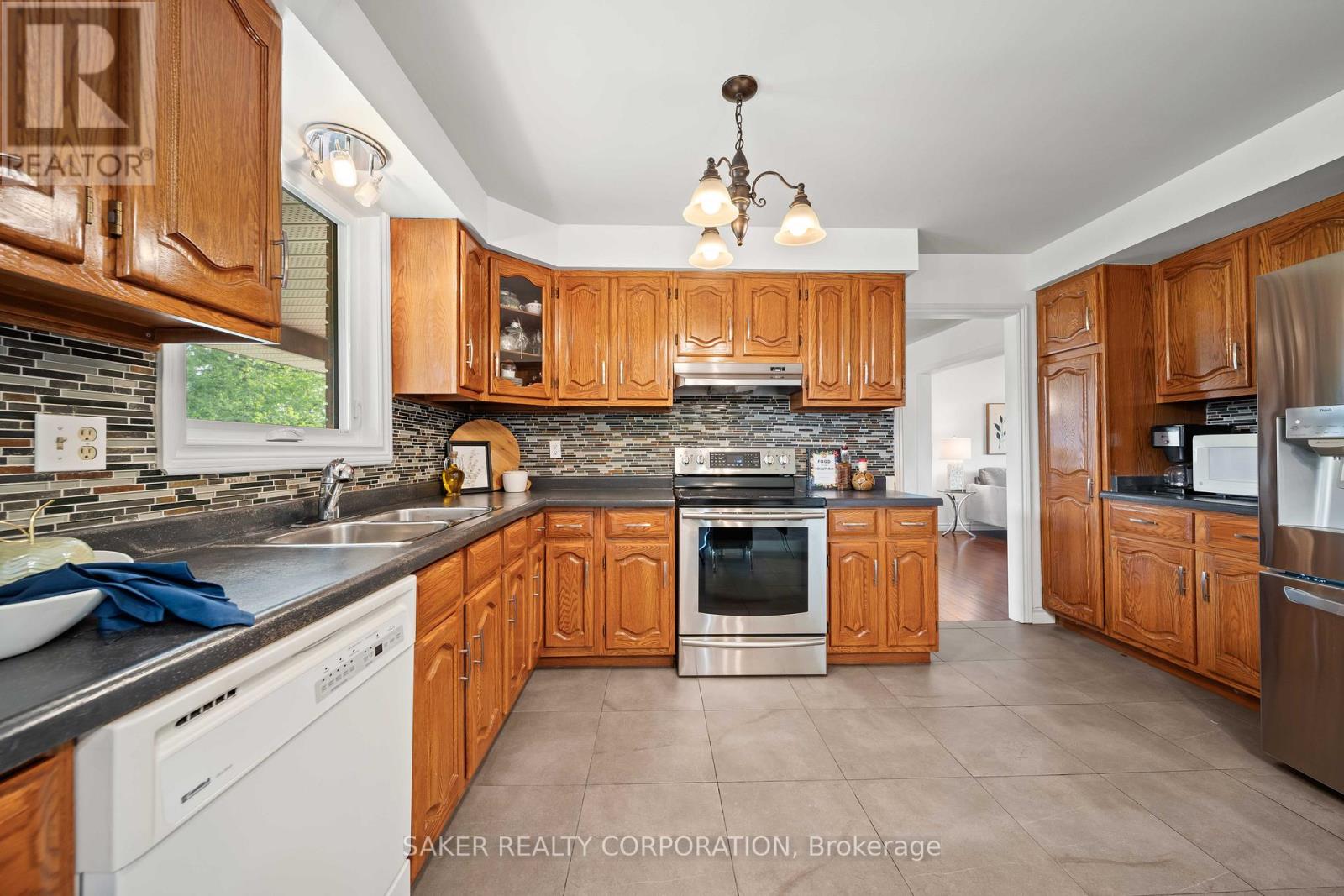 44 GOLFVIEW CRESCENT - 22