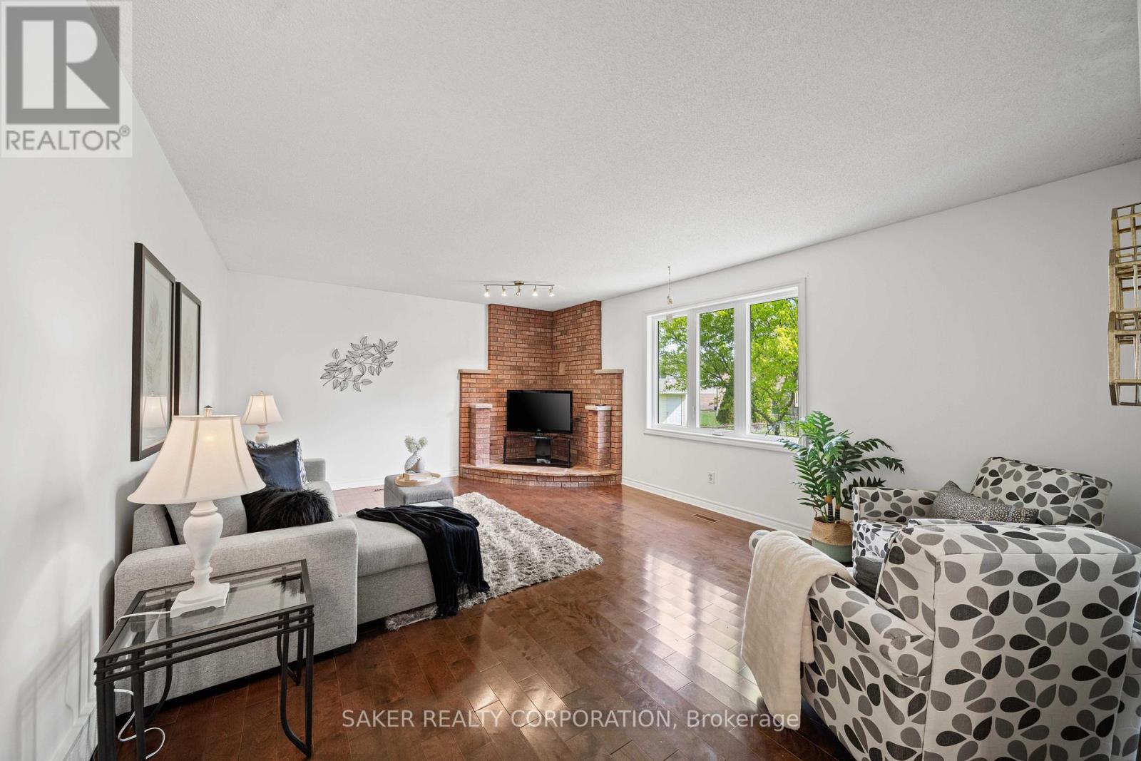 44 GOLFVIEW CRESCENT - 26