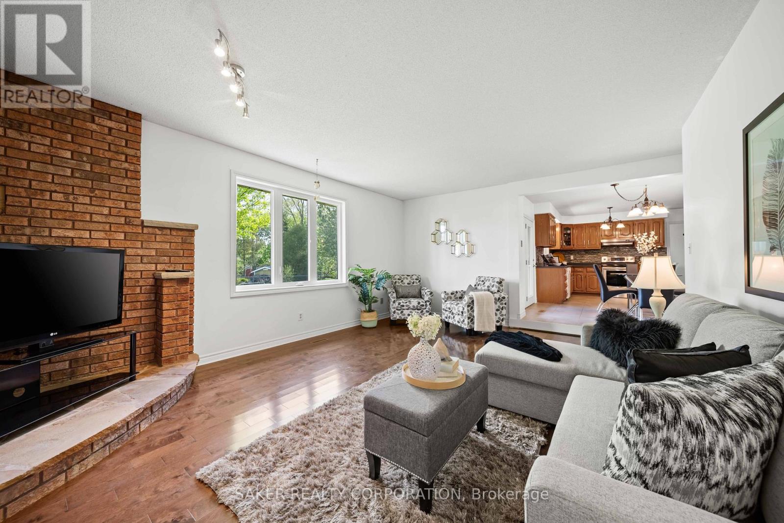 44 GOLFVIEW CRESCENT - 27