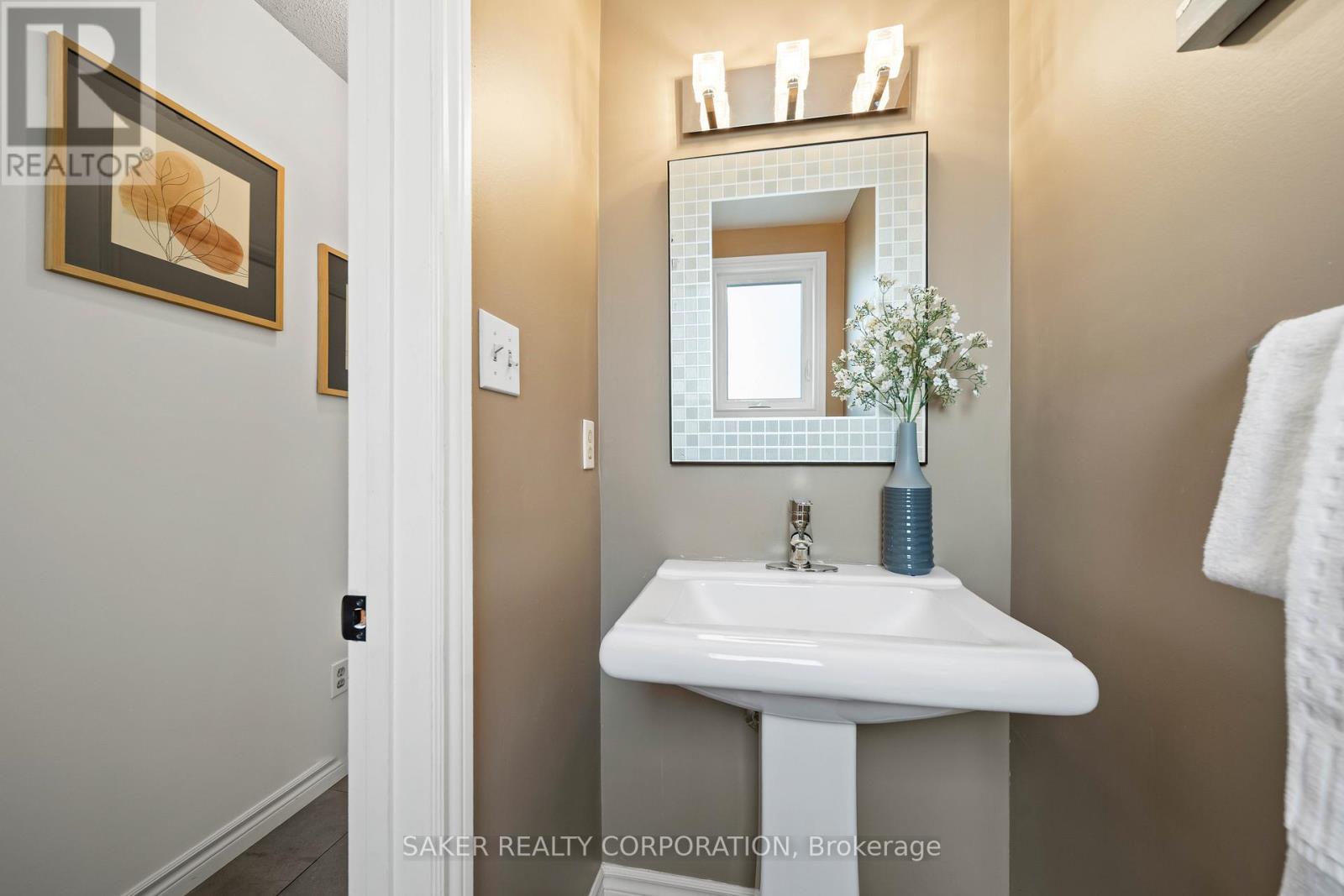 44 GOLFVIEW CRESCENT - 30