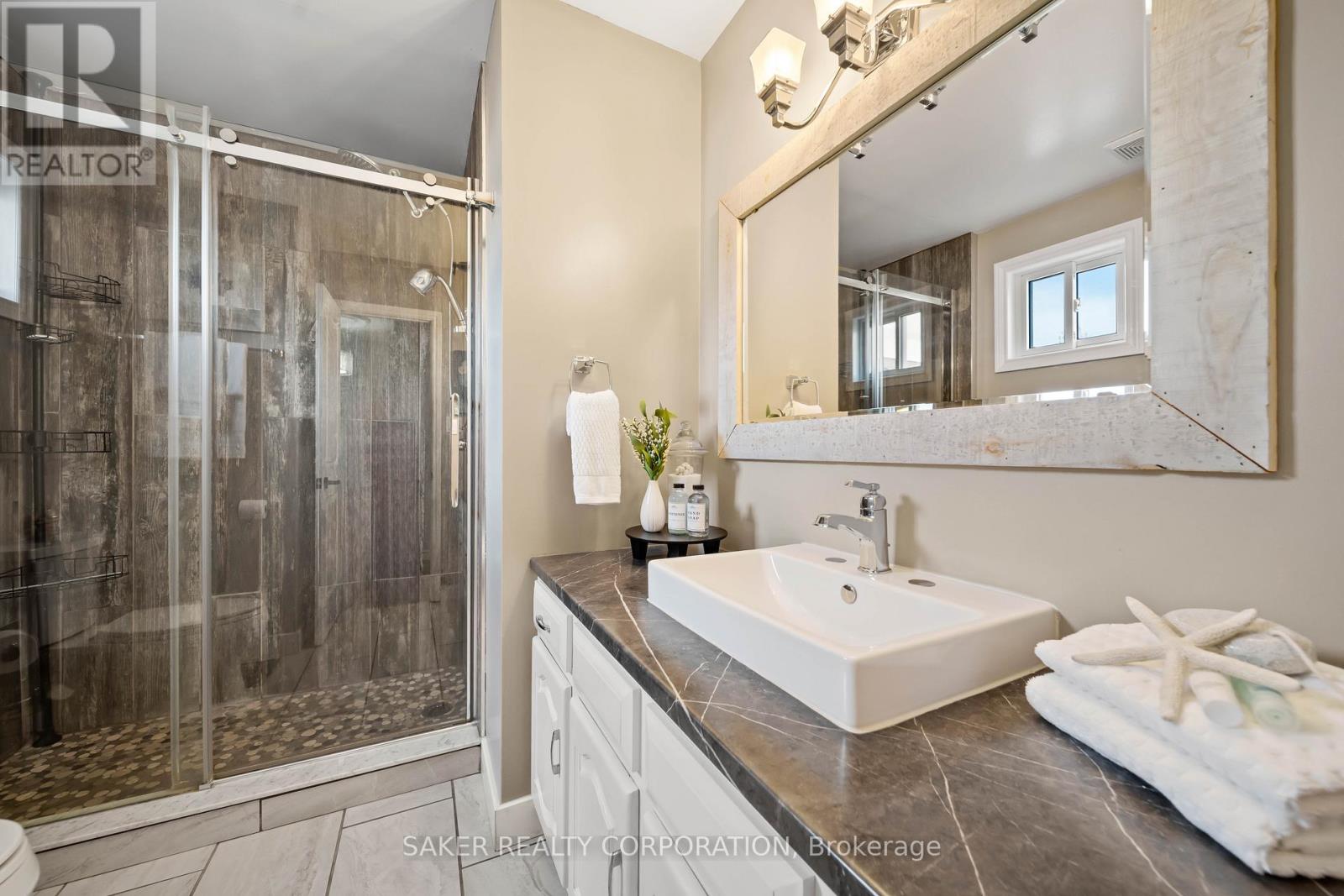 44 GOLFVIEW CRESCENT - 32