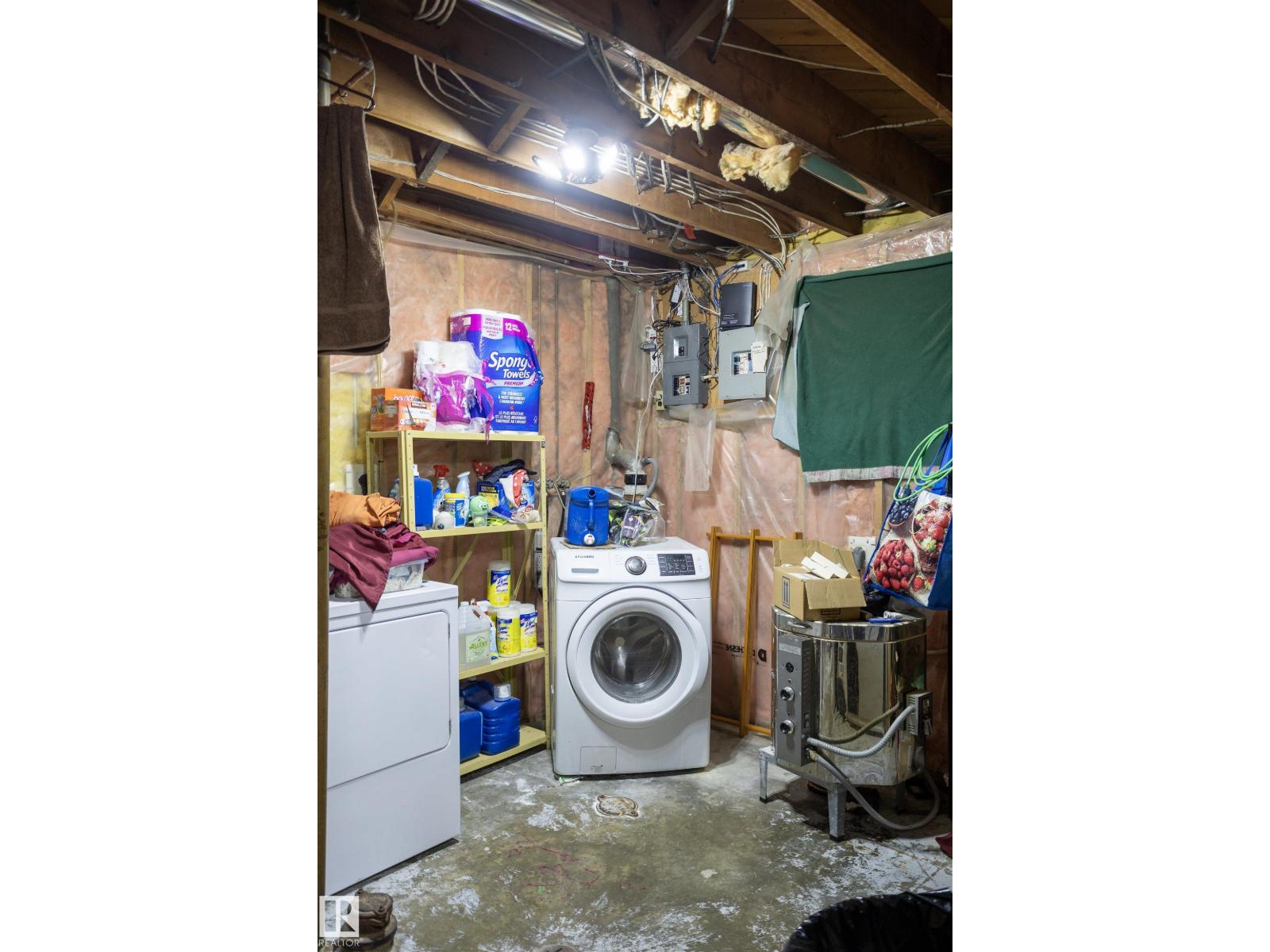 10428 68 AV NW - 34