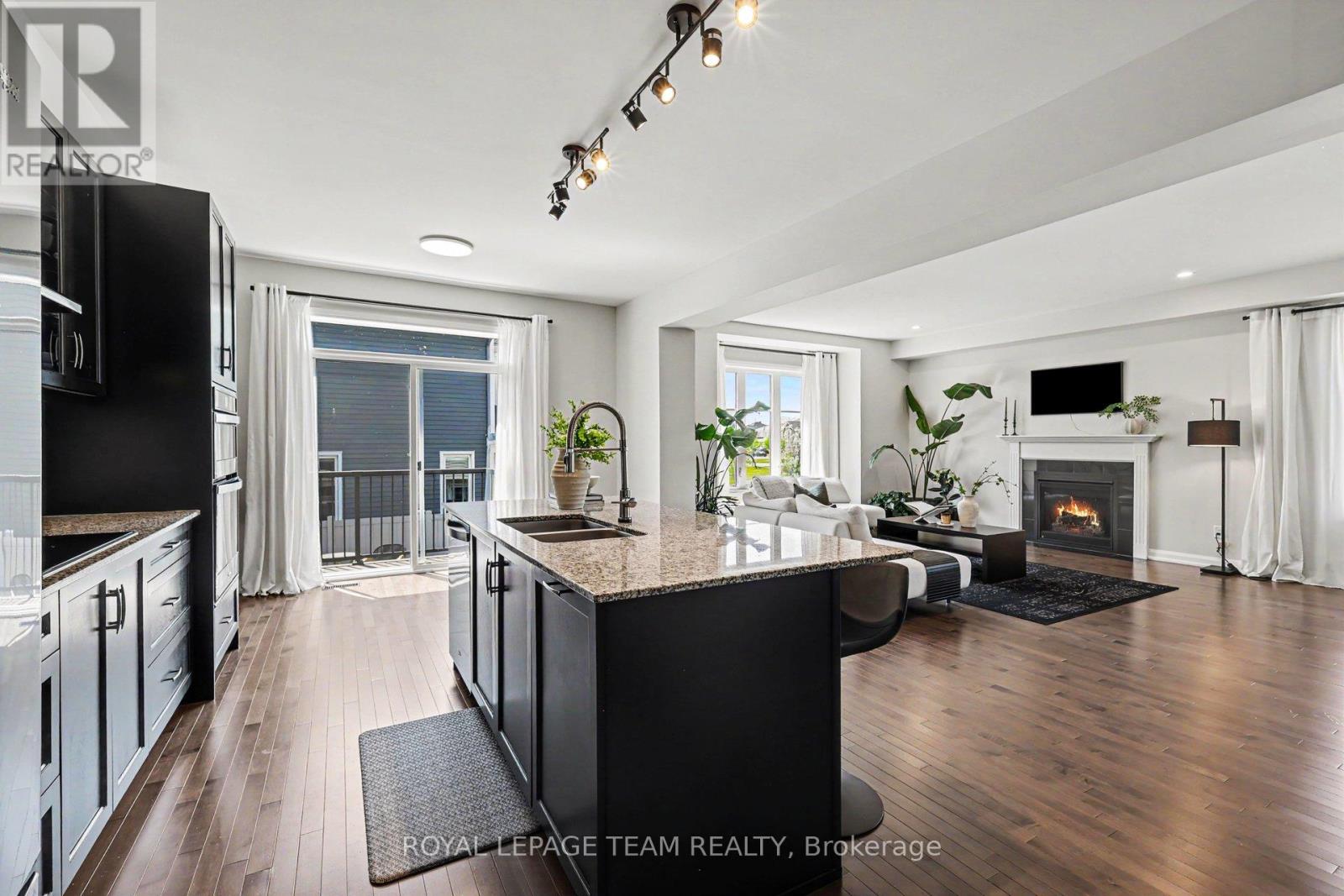 255 MEYNELL ROAD - 13