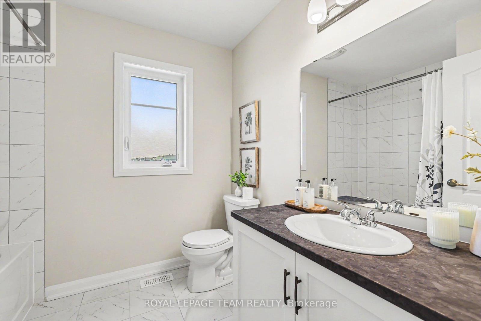 255 MEYNELL ROAD - 27