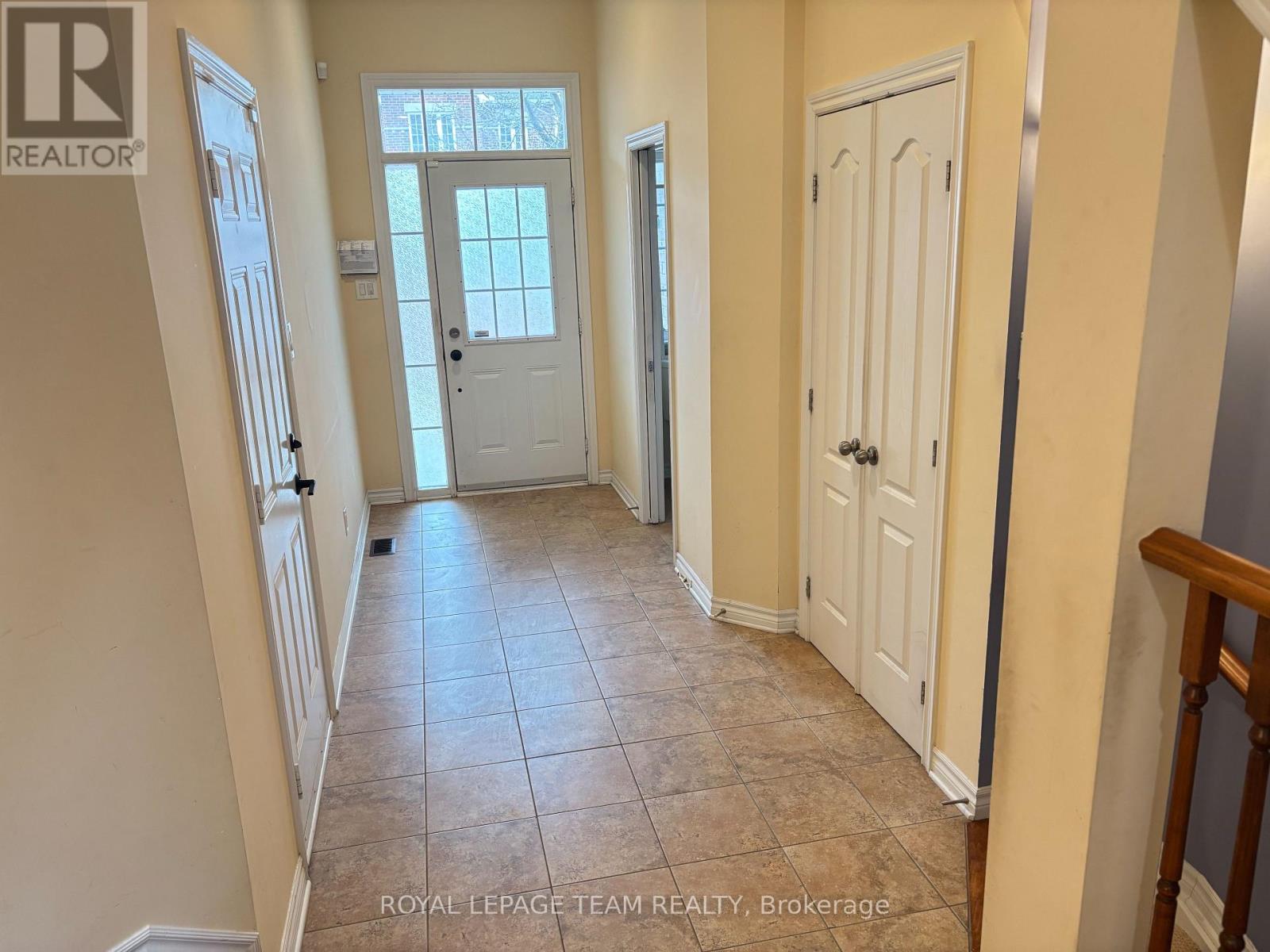 449 FOXHALL WAY - 4