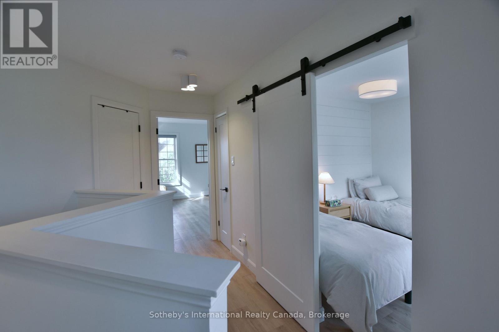 #103 150 VICTORIA STREET S - 13