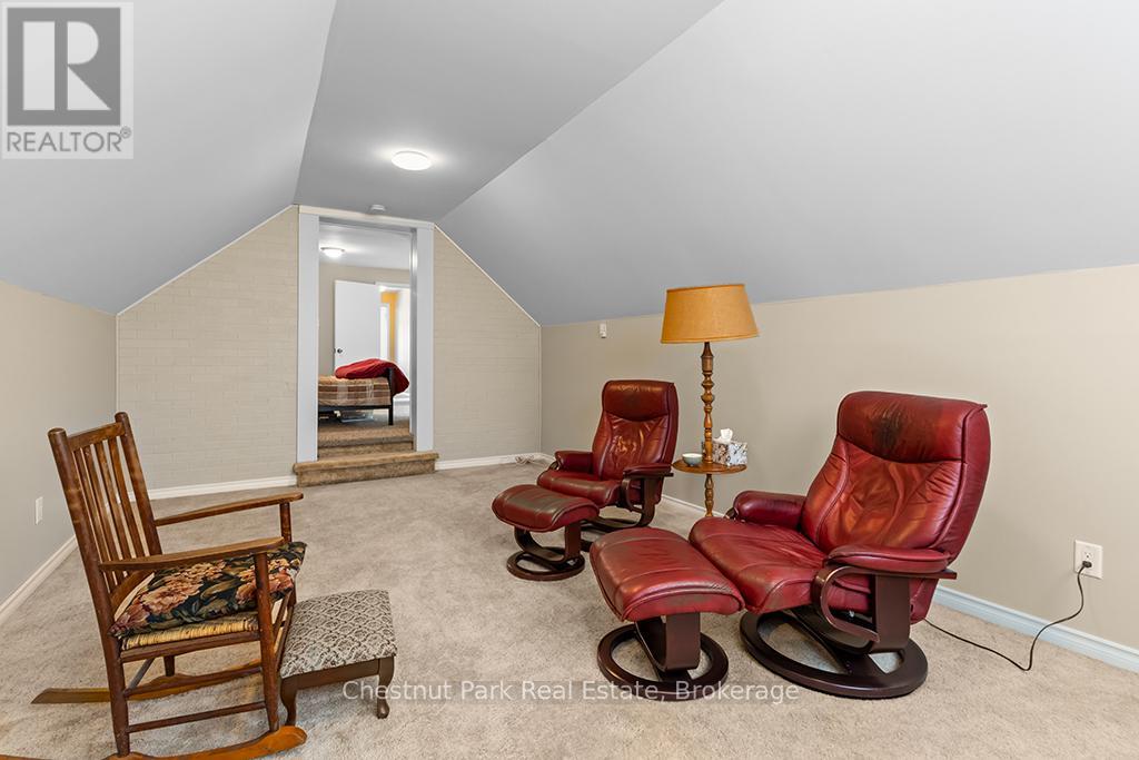 360 2ND AVENUE W - 27