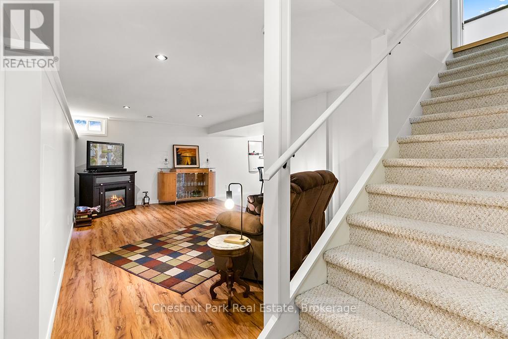 360 2ND AVENUE W - 28